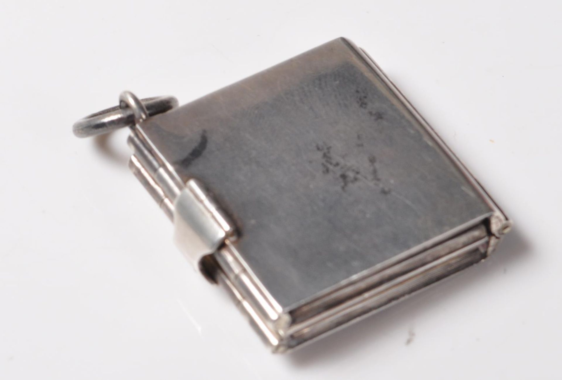 GRIFFITH & SONS SILVER STAMP CASE PENDANT - Bild 7 aus 8