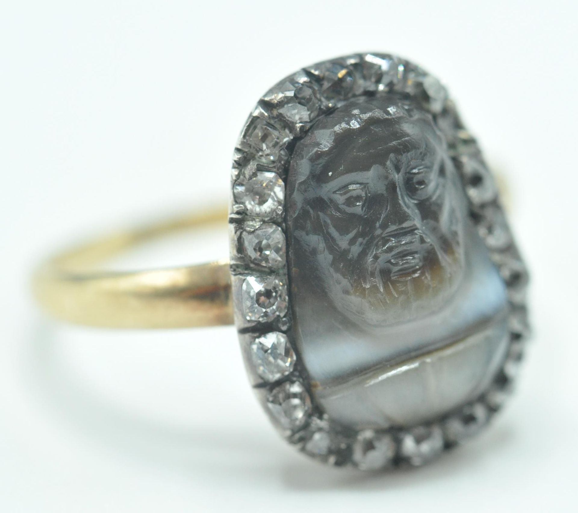 GEORGIAN CARVED AGATE AND DIAMOND CAMEO RING
