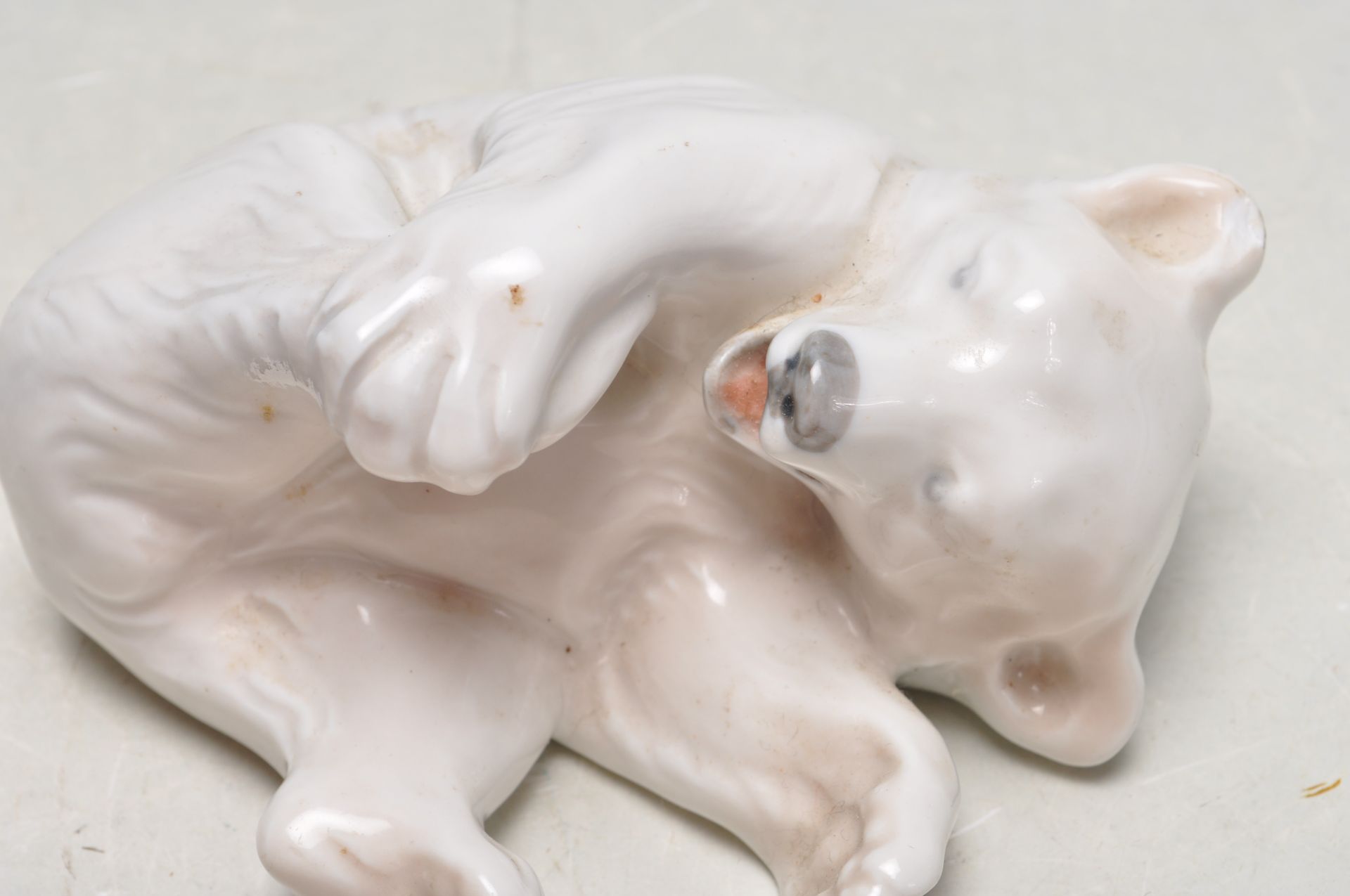 ROYAL COPENHAGEN POLAR BEAR CUB FIGURINE NO. 729 - Bild 2 aus 7