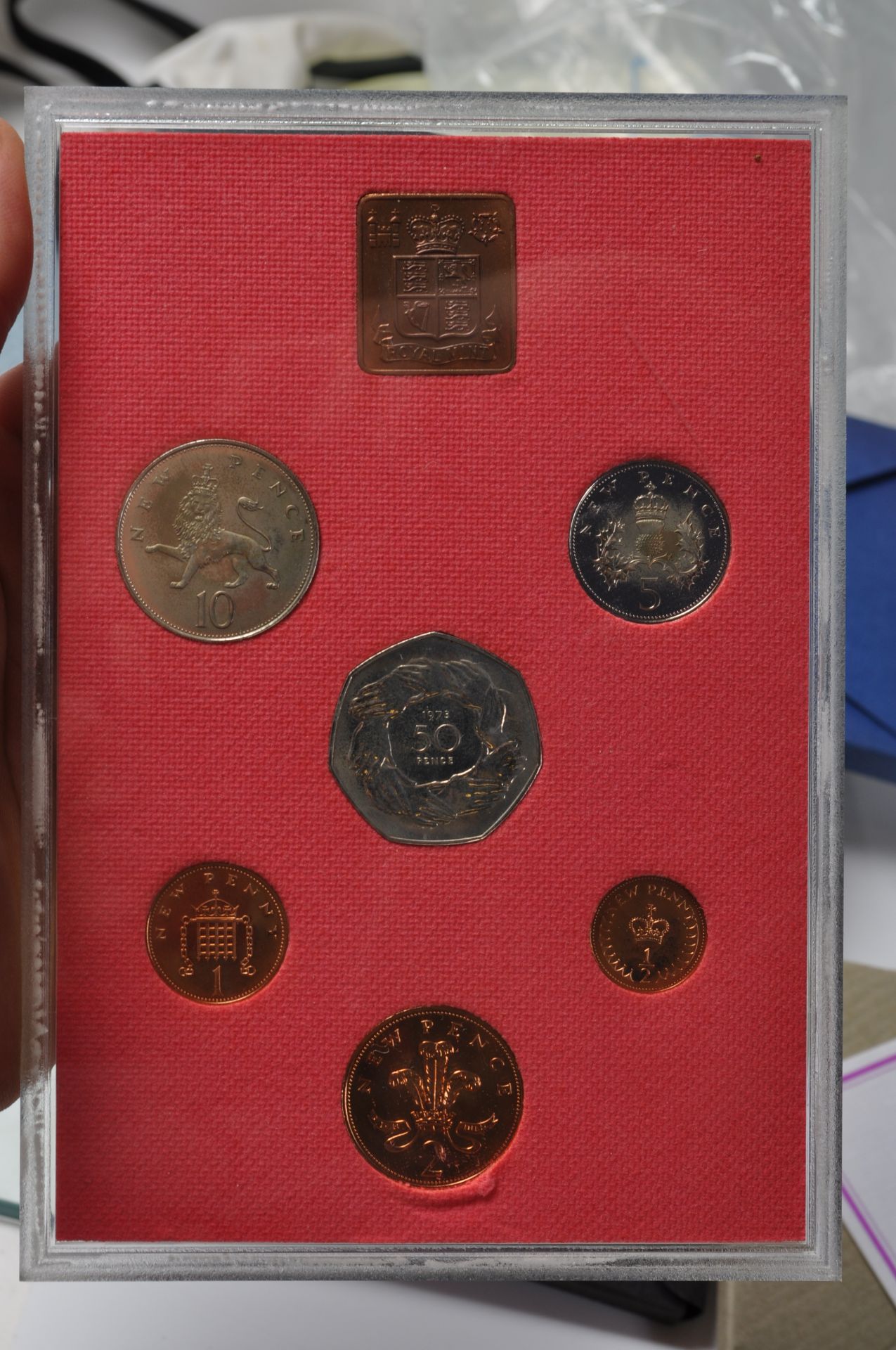 NINE 1970'S AND 80'S GREAT BRITAIN AND NORTHERN IRELAND COIN SETS - Bild 9 aus 11