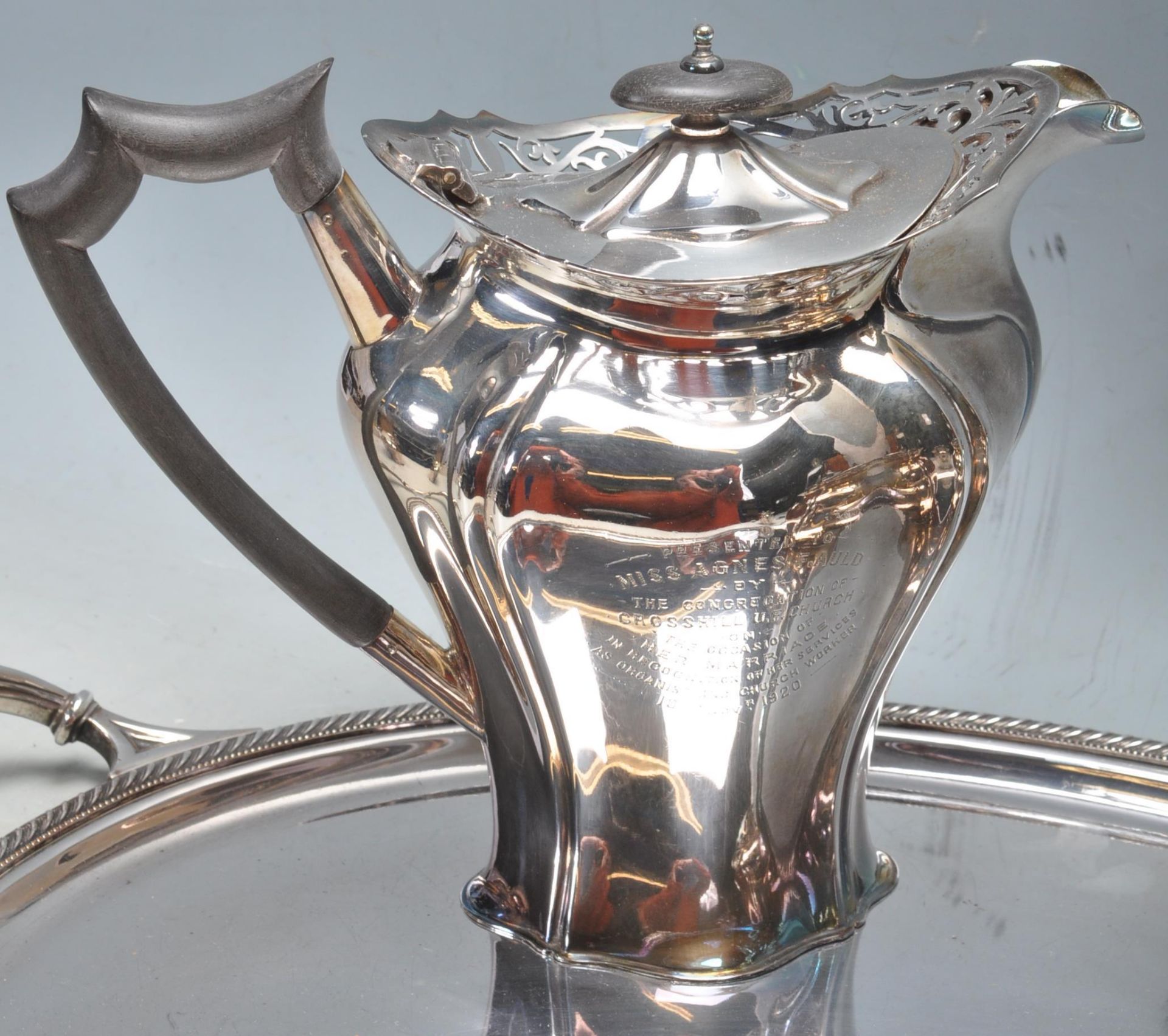 19TH CENTURY VICTORIAN SILVER PLATED TEAPOT, COFFEE POT, CREAMER JUG - Bild 5 aus 7