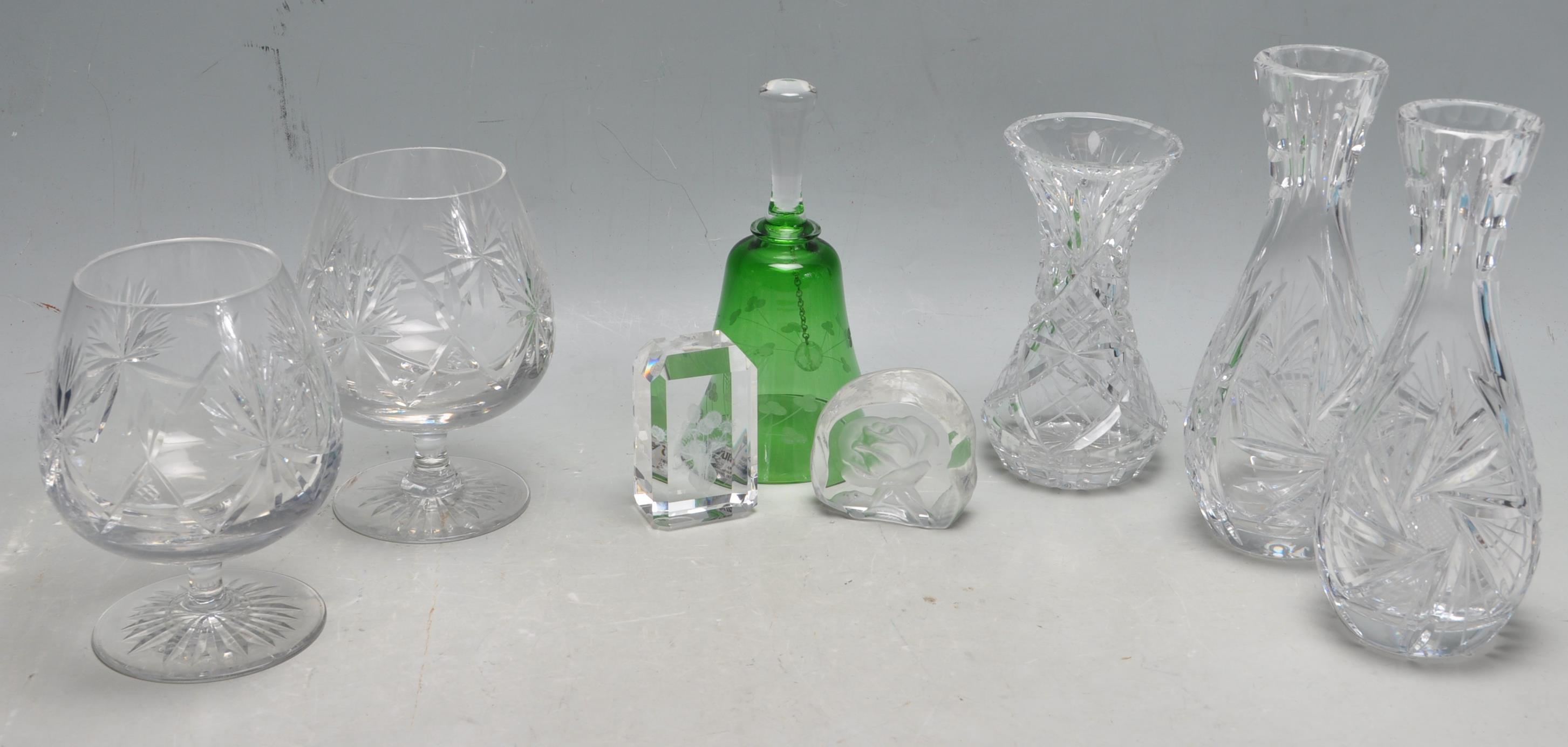 A COLLECTION OF VINTAGE 20TH CENTURY GLASS WARE