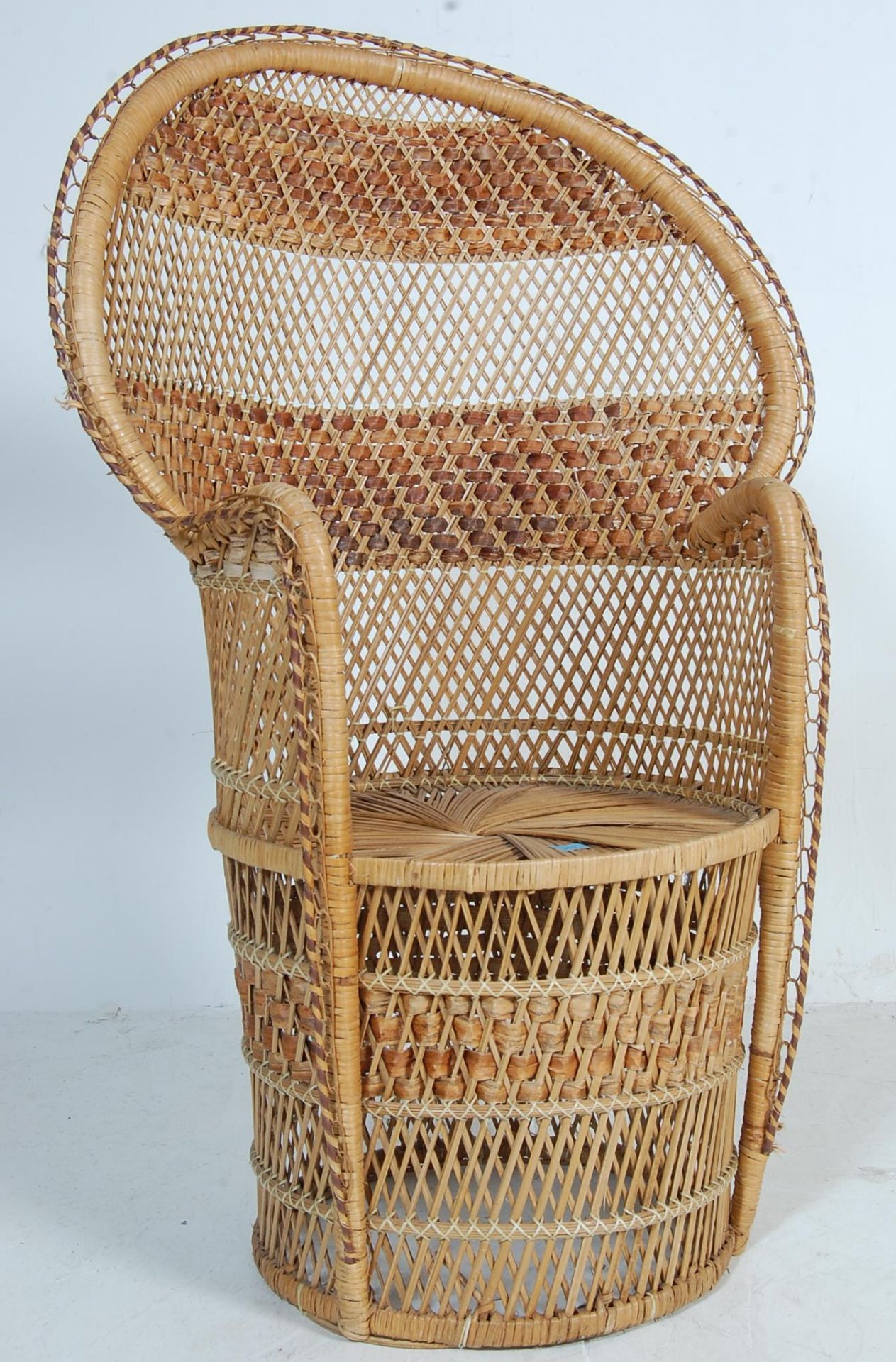 VINTAGE RETRO WICKER CONSERVATORY CHAIR