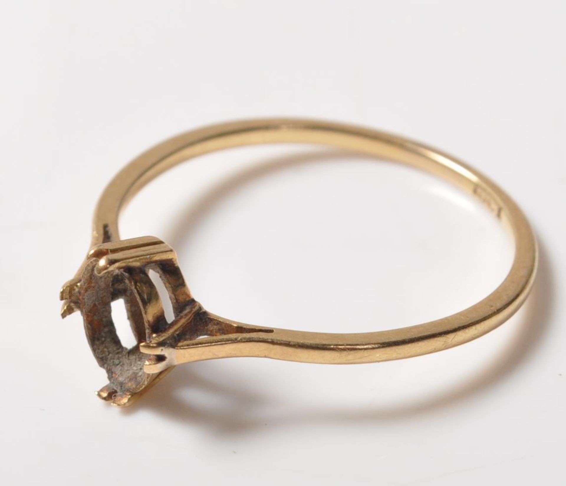 GROUP OF 20TH CENTURY RINGS FOR RESTORATION - Image 5 of 6