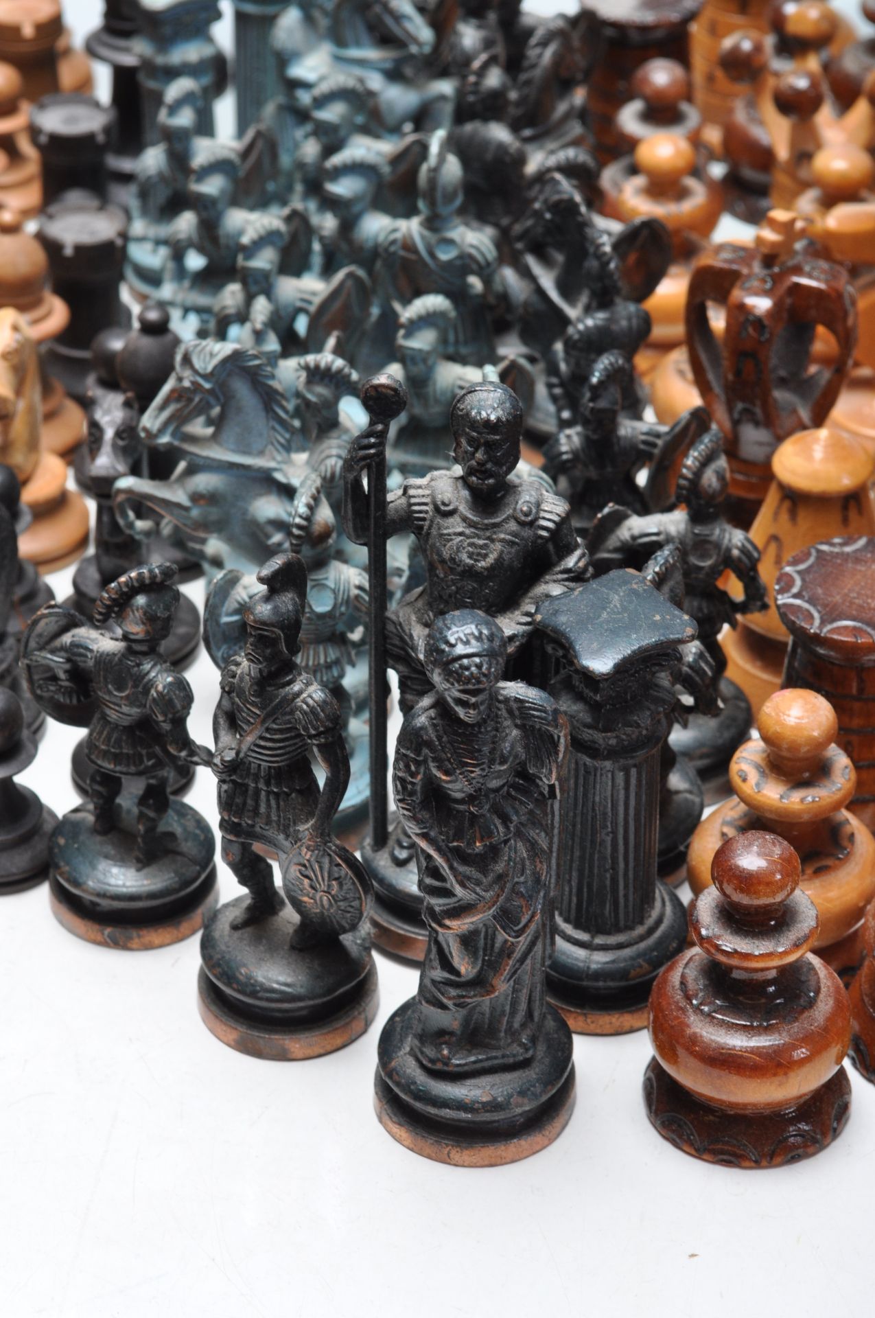 TEN SETS OF VINTAGE 20TH CENTURY CHESS PIECES - Bild 9 aus 18