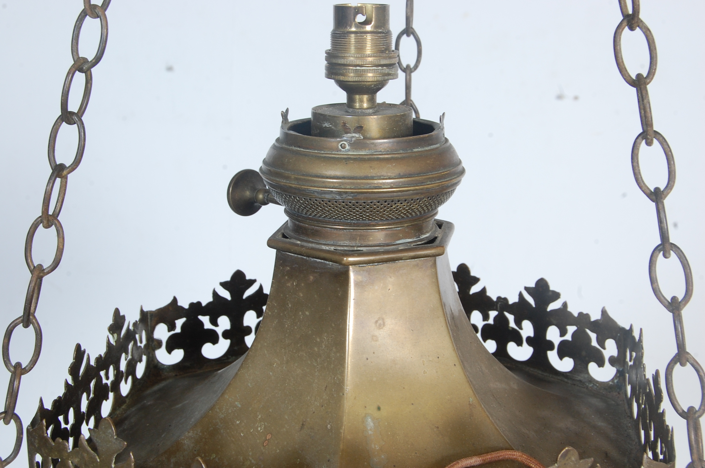 20TH CENTURY MOROCCAN STYLE BRASS CEILING OIL LAMP - Image 7 of 8
