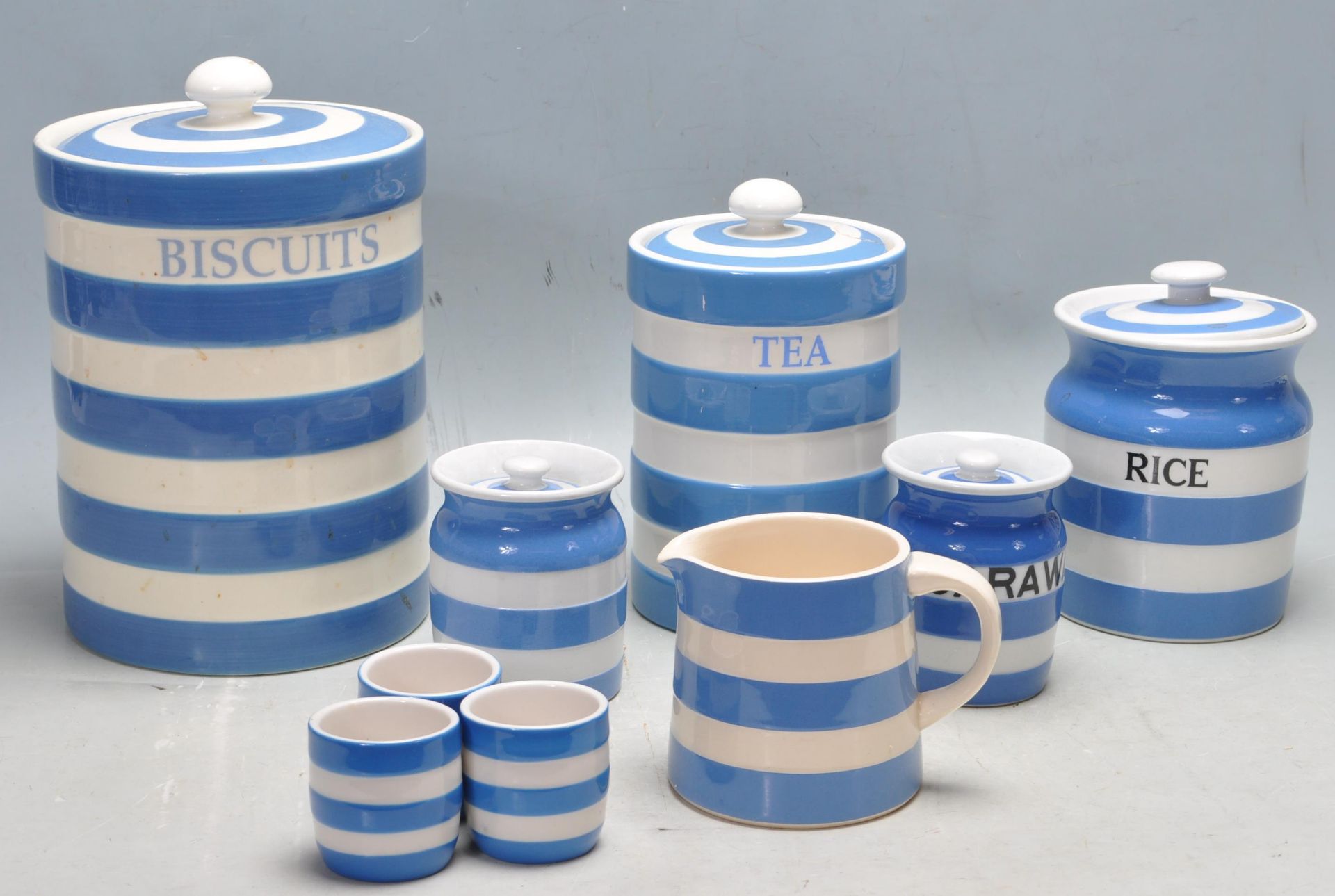 COLLECTION OF BLUE AND WHITE KITCHEN CERAMIC WARES BY TG GREEN, GREEN & CO LTD, LEONARDO HOME