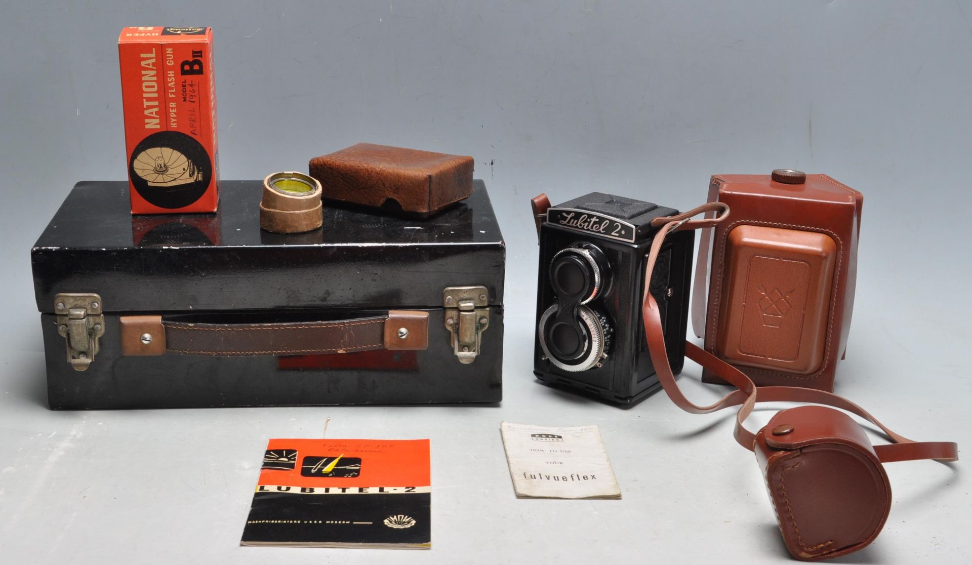 MID CENTURY LUBITEL II CAMERA BY LENINGRAD GOMZ / LOMO