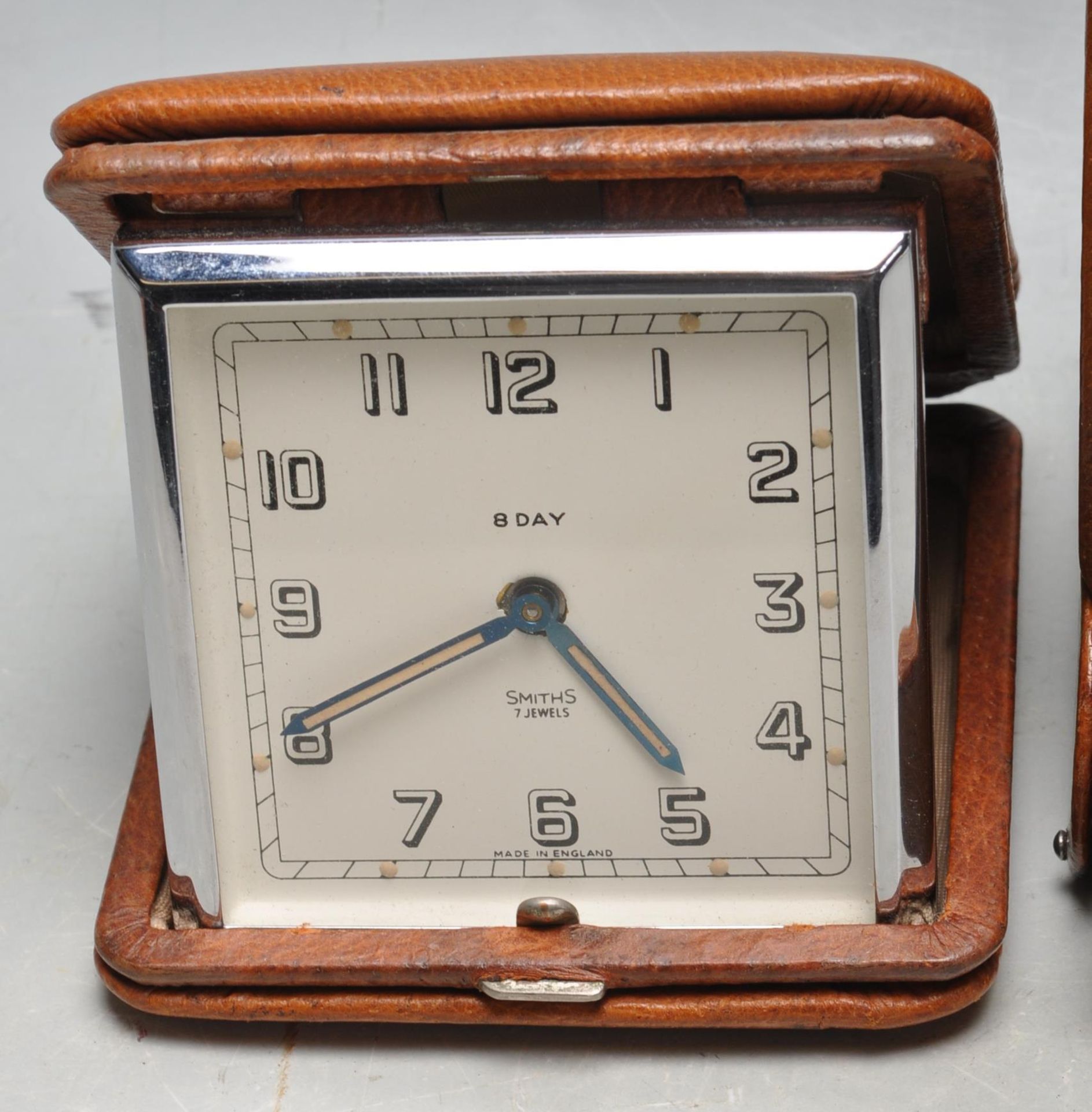 SET OF THREE VINTAGE 1950S MID 20TH CENTURY LEATHER BOUND TRAVEL CLOCK - Bild 4 aus 7