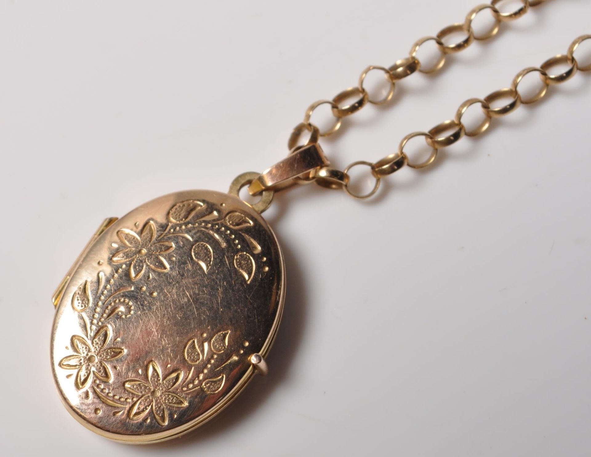 9CT GOLD LOCKET PENDANT NECKLACE - Image 2 of 8