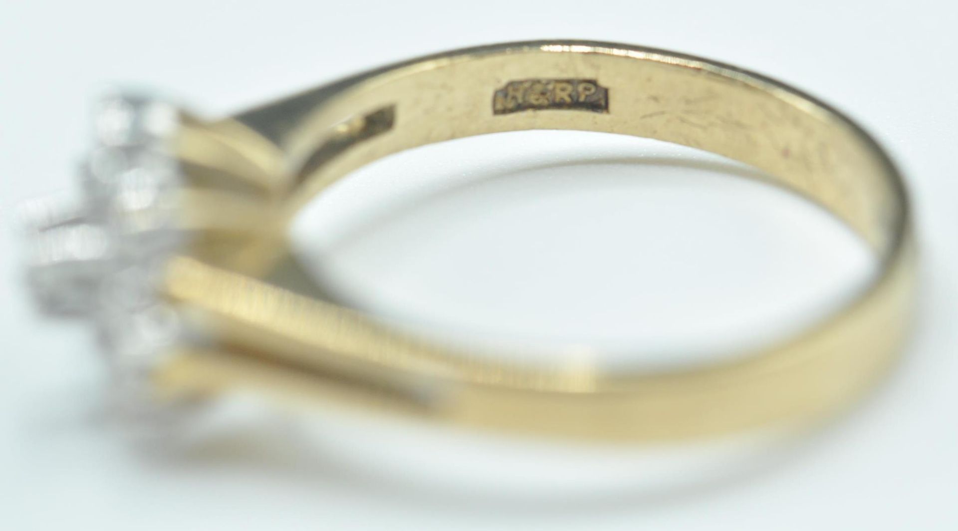 YELLOW GOLD AND DIAMOND RING - Image 4 of 8