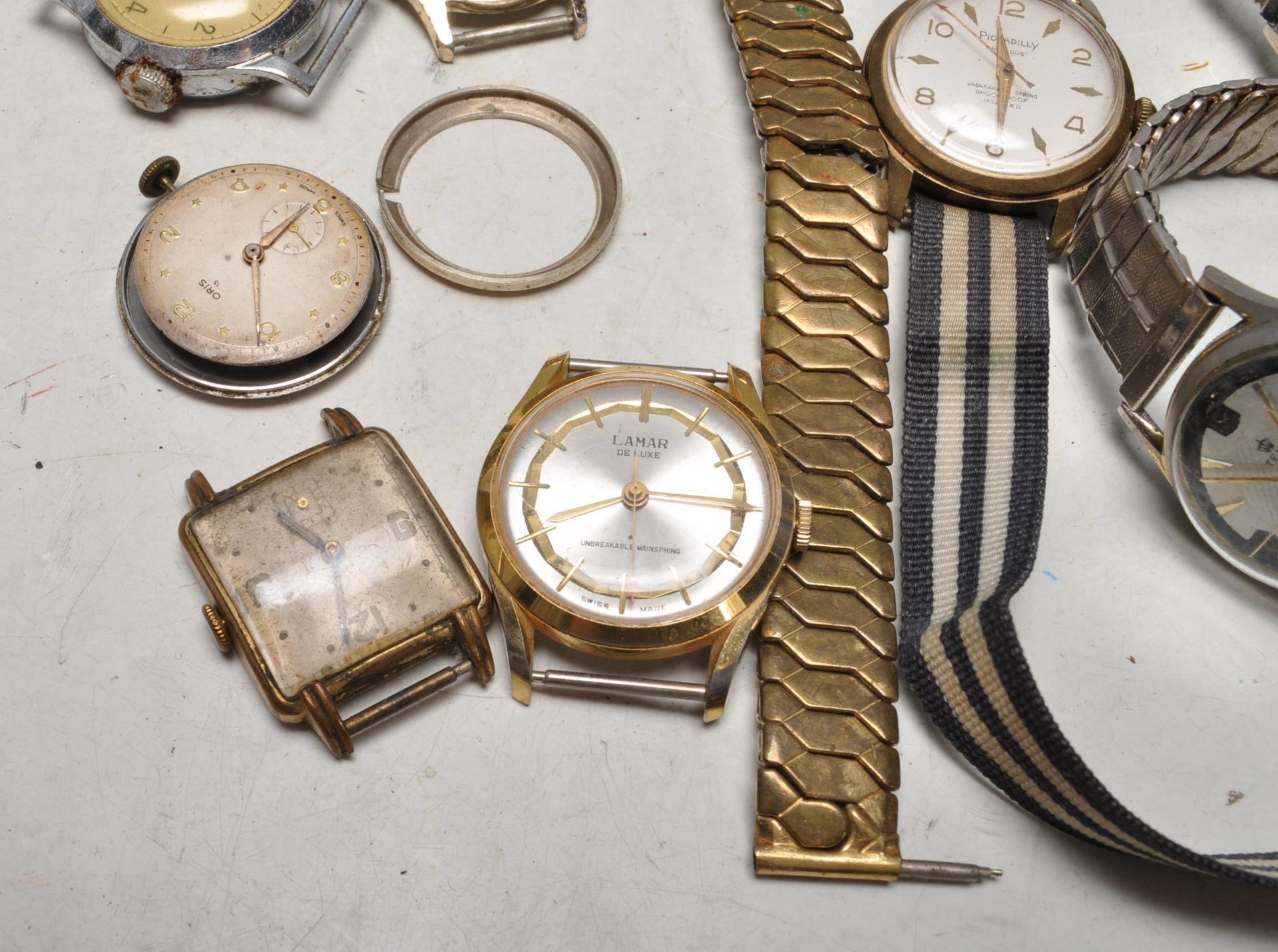 COLLECTION OF 1960S GENTLEMEN'S WRISTWATCHES. - Bild 4 aus 8