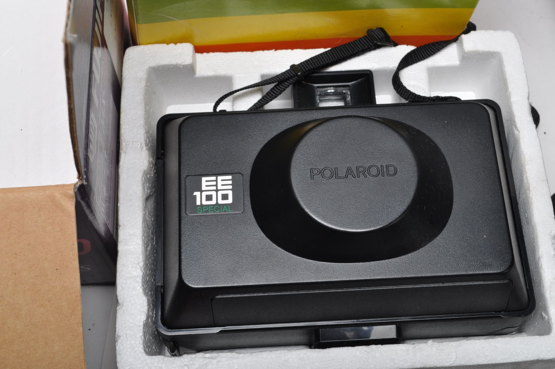 COLLECITON OF VINTAGE CAMERAS INCLUDING POLAROID - Bild 16 aus 17