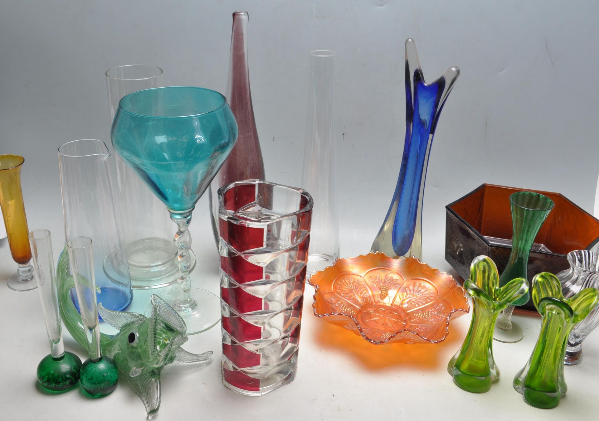 LARGE COLLECTION OF VINTAGE 20TH CENTURY STUDO ART GLASS VASES