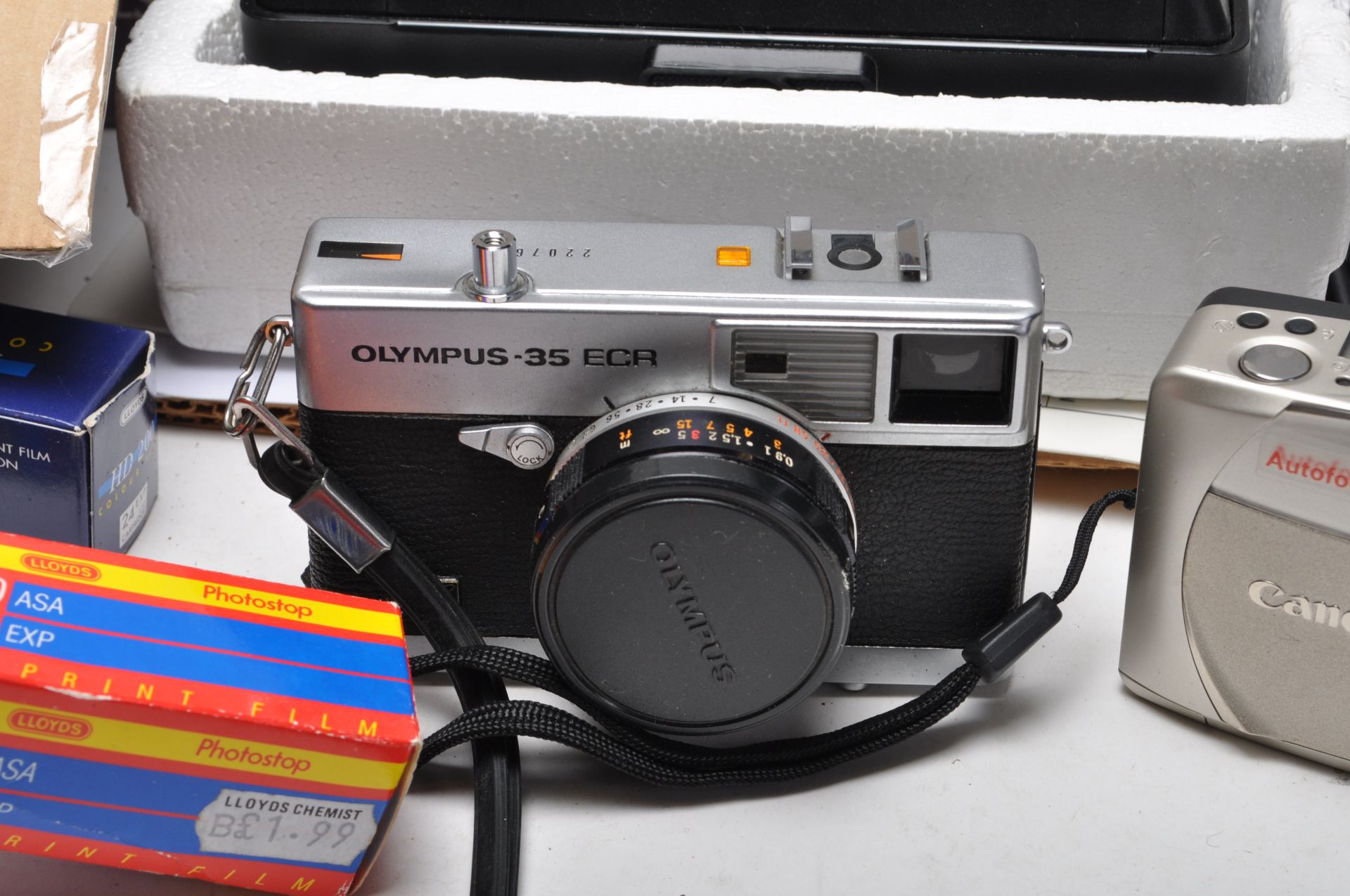 COLLECITON OF VINTAGE CAMERAS INCLUDING POLAROID - Bild 2 aus 17