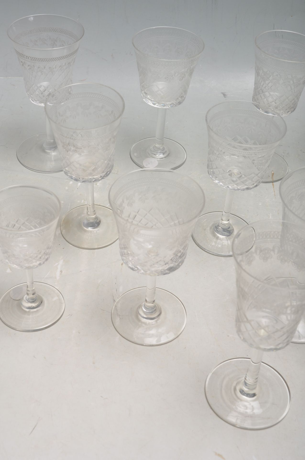 LARGE QUANTITY OF EDWARDIAN PALL MALL / LADY HAMILTON PATTERN DRINKING GLASSES - Bild 4 aus 7