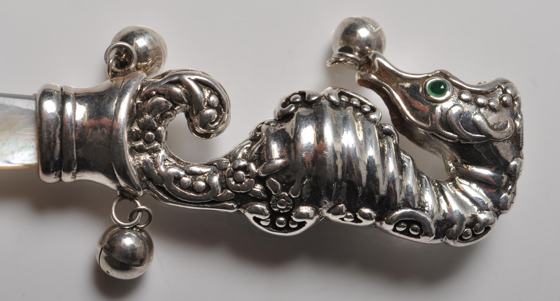 STAMPED STERLING SILVER SEAHORSE BABIES RATTLE - Bild 3 aus 6