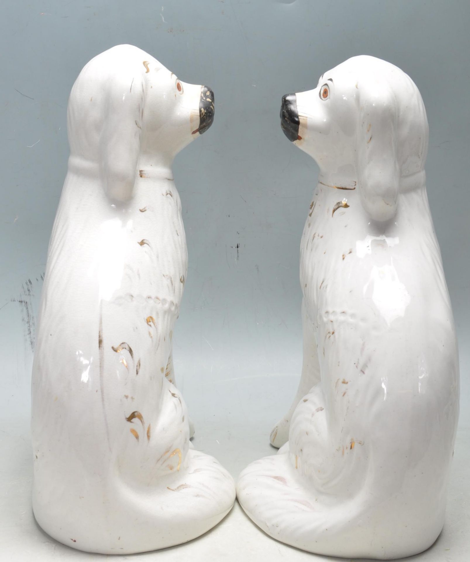 PAIR OF ANTIQUE 19TH CENTURY STAFFORDSHIRE MANTEL DOGS - Bild 4 aus 7