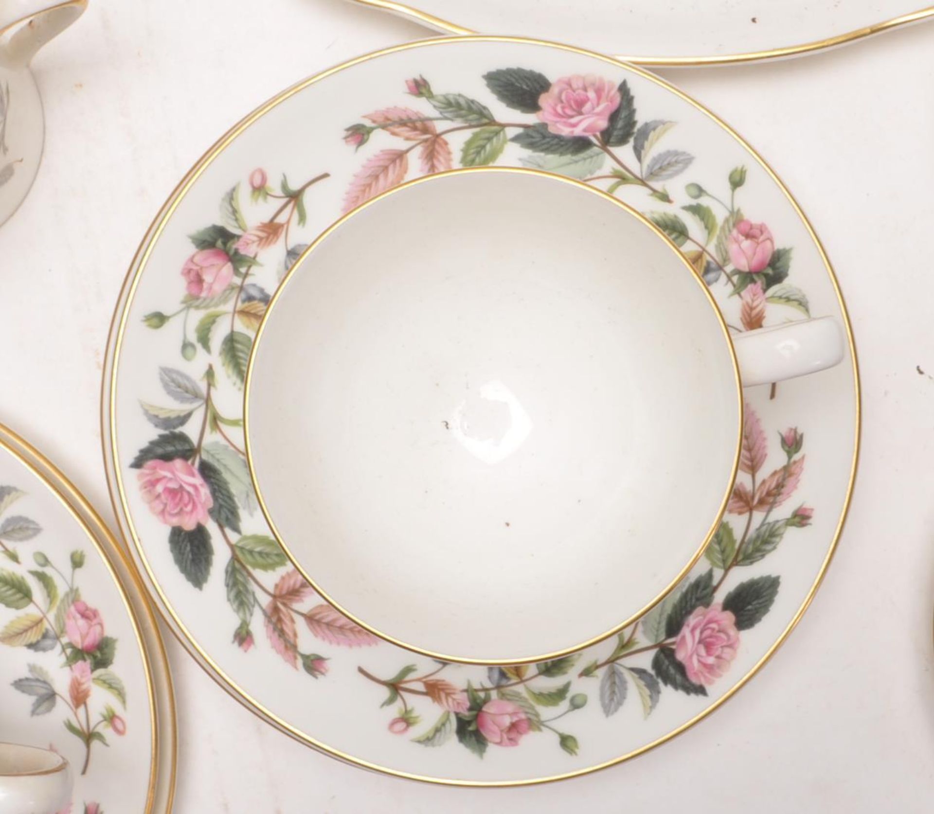 LARGE 20TH CENTURY WEDGEWOOD HATHAWAY ROSE TEA / DINNER SERVICE - Bild 9 aus 19