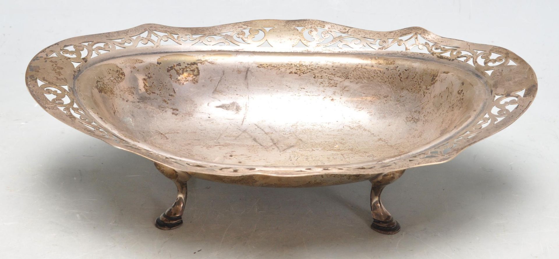 J & T 1920'S SILVER BON BON DISH WITH HOOF FEET