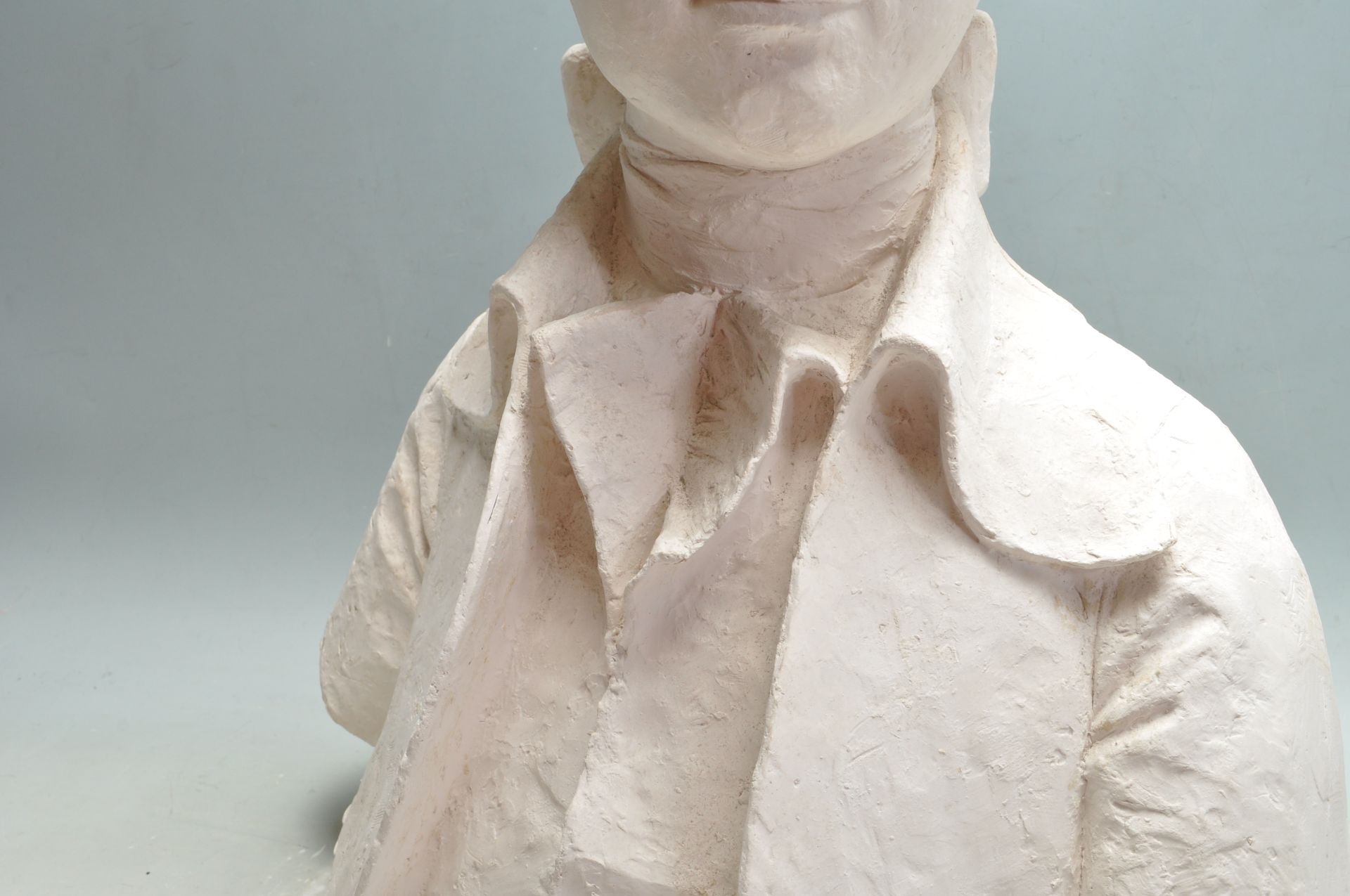 LARGE PLASTER 20TH CENTURY BUST STUDY BY KEN HUGHES - Bild 3 aus 8