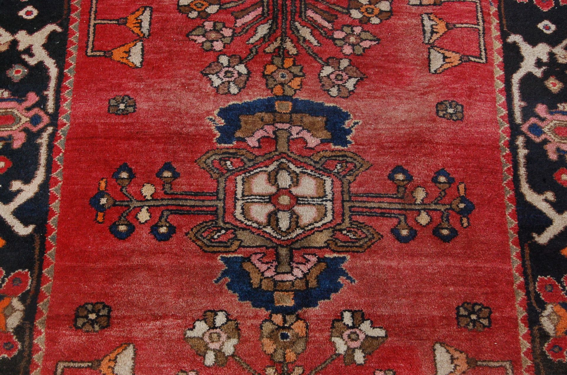 20TH CENTURY MIDDLE EASTERN PERSIAN LILIHAN RUG - Bild 7 aus 8