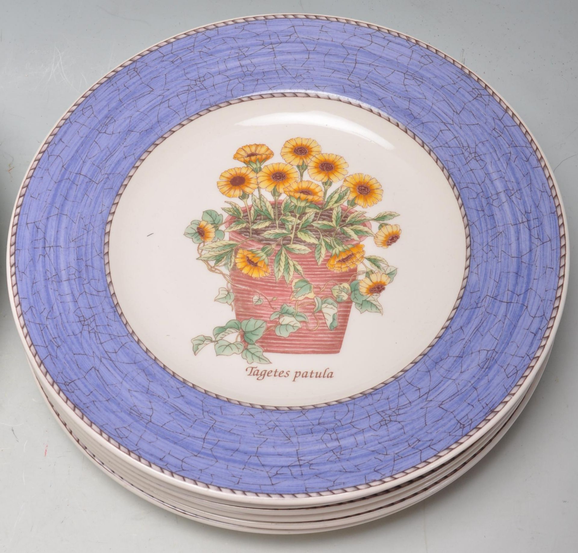 COLLECTION OF LATE 20TH CENTURY FINE BONE CHINA INCLUDING WEDGWOOD AND MORE - Bild 11 aus 16