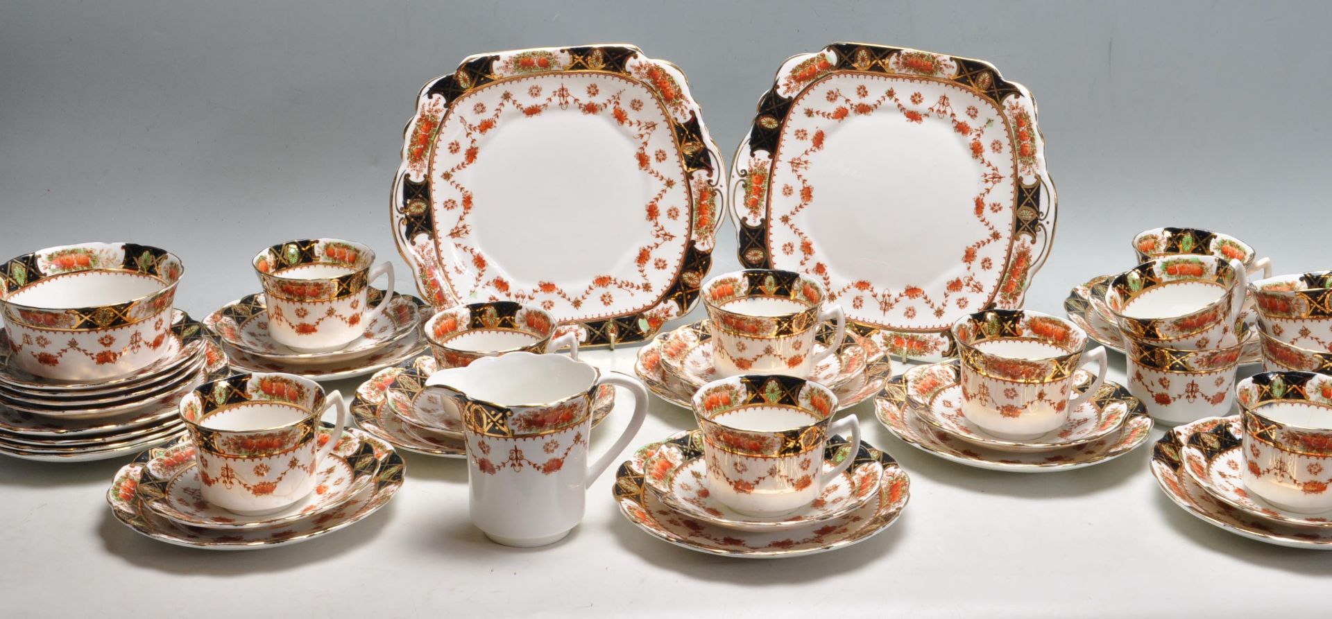 20TH CENTURY TWELVE PERSON WELLINGTON TEA SET