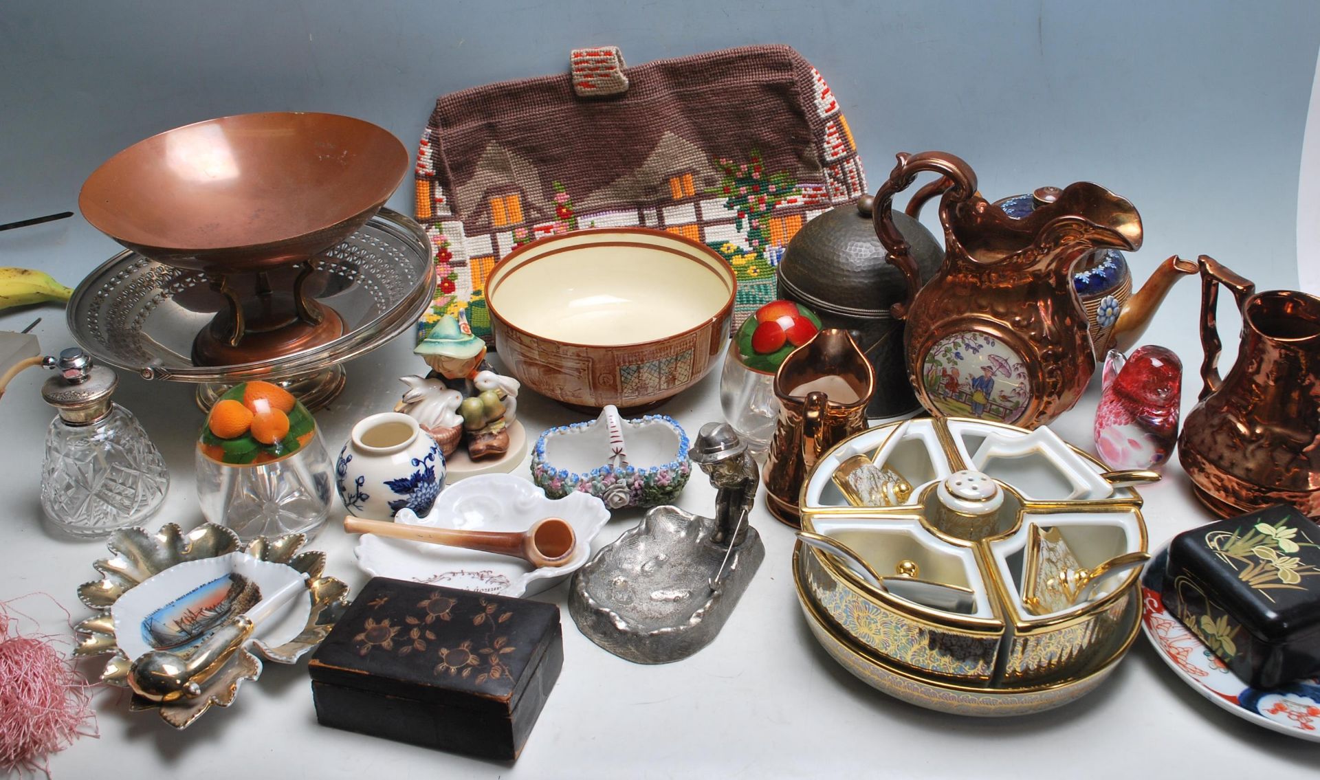 COLLECTION OF MIXED 20TH CENTURY COLLECTABLES