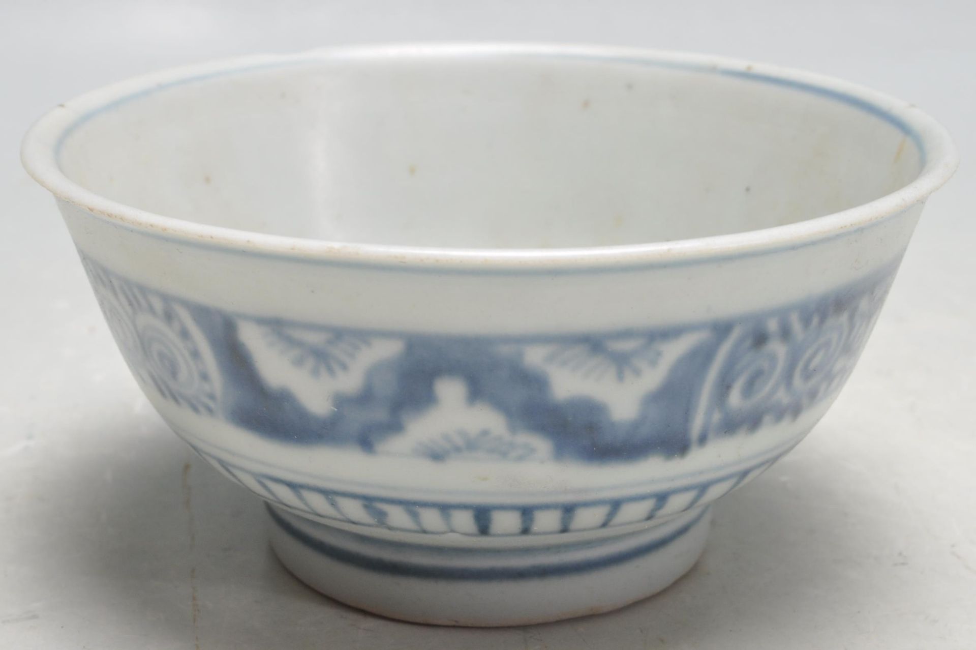 GROUP OF THREE ANTIQUE QING PERIOD NAGEL AUCTIONS TEK SING TREASURE CERAMIC WARE - Bild 13 aus 16