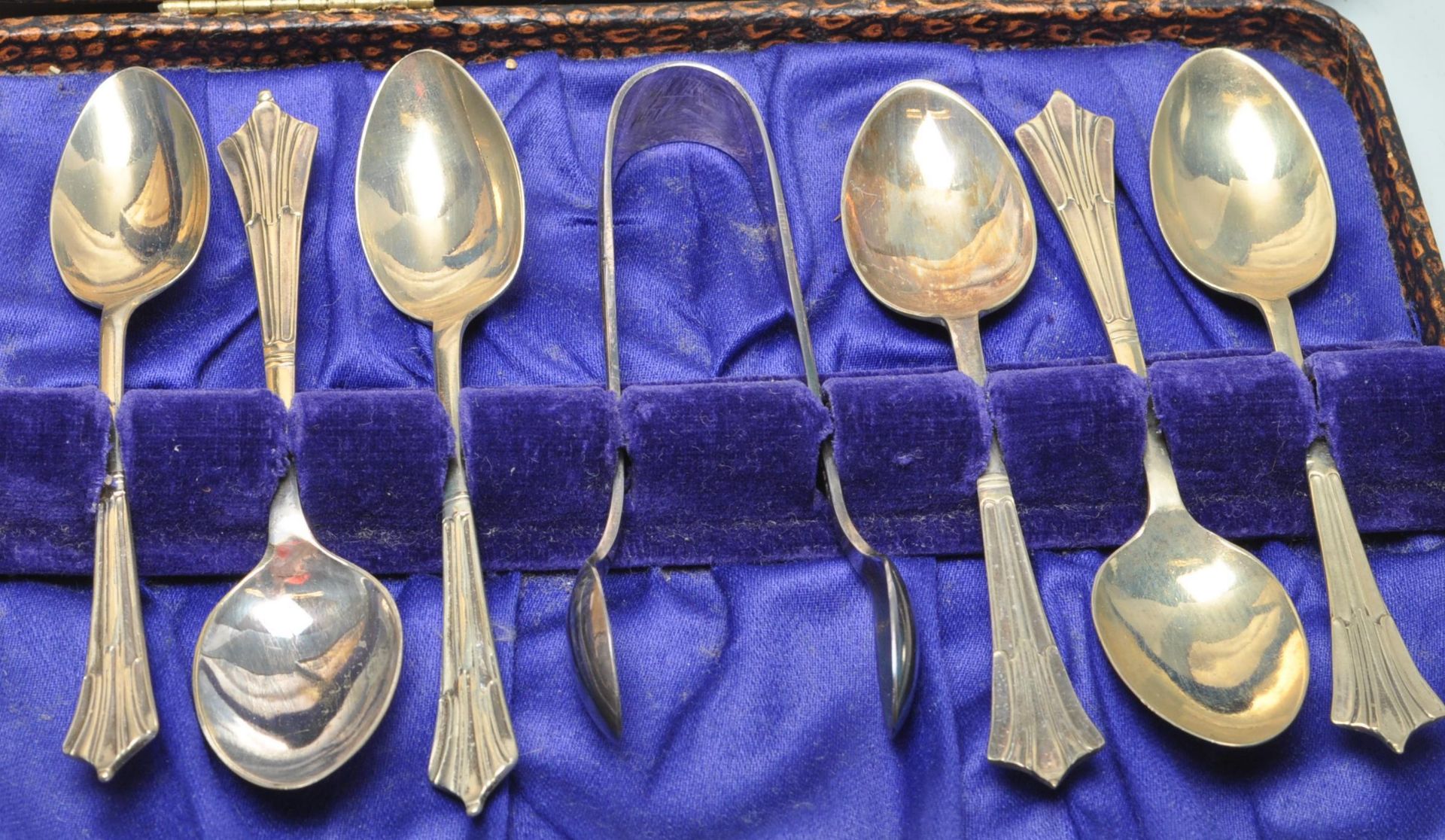 COLLECTION OF EARLY AND LATER 20TH CENTURY SILVER PLATED TABLE WARE - Image 5 of 17