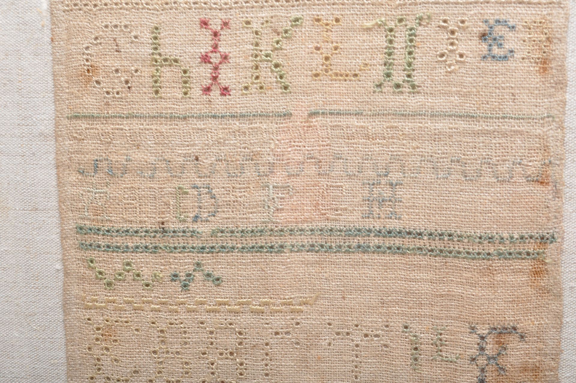 EARLY 19TH CENTURY NEEDLEPOINT FRAMED SAMPLER - Image 5 of 7