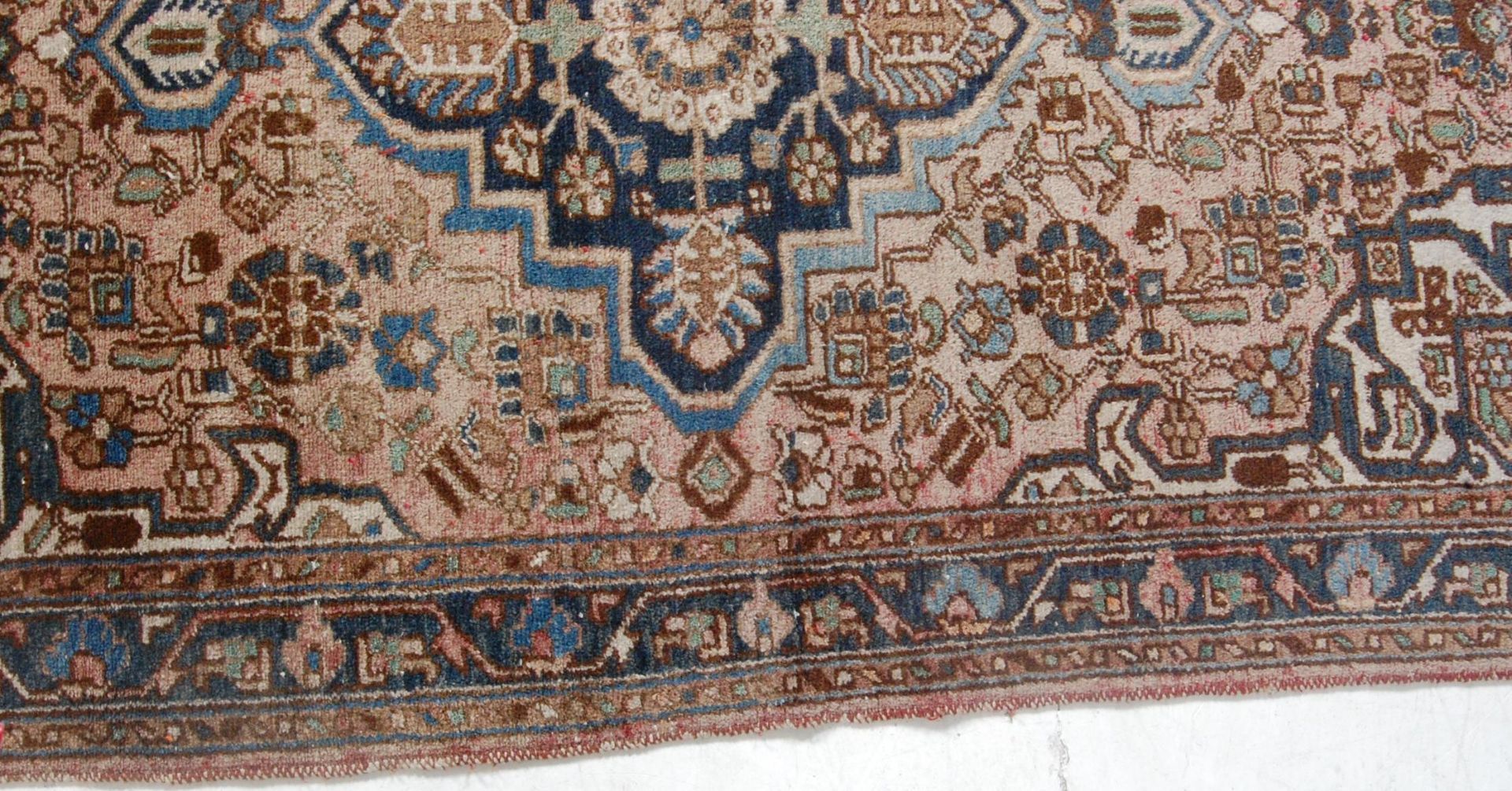 MID CENTURY PERSIAN HAMADAN HAND WOVEN RUG - Bild 6 aus 8