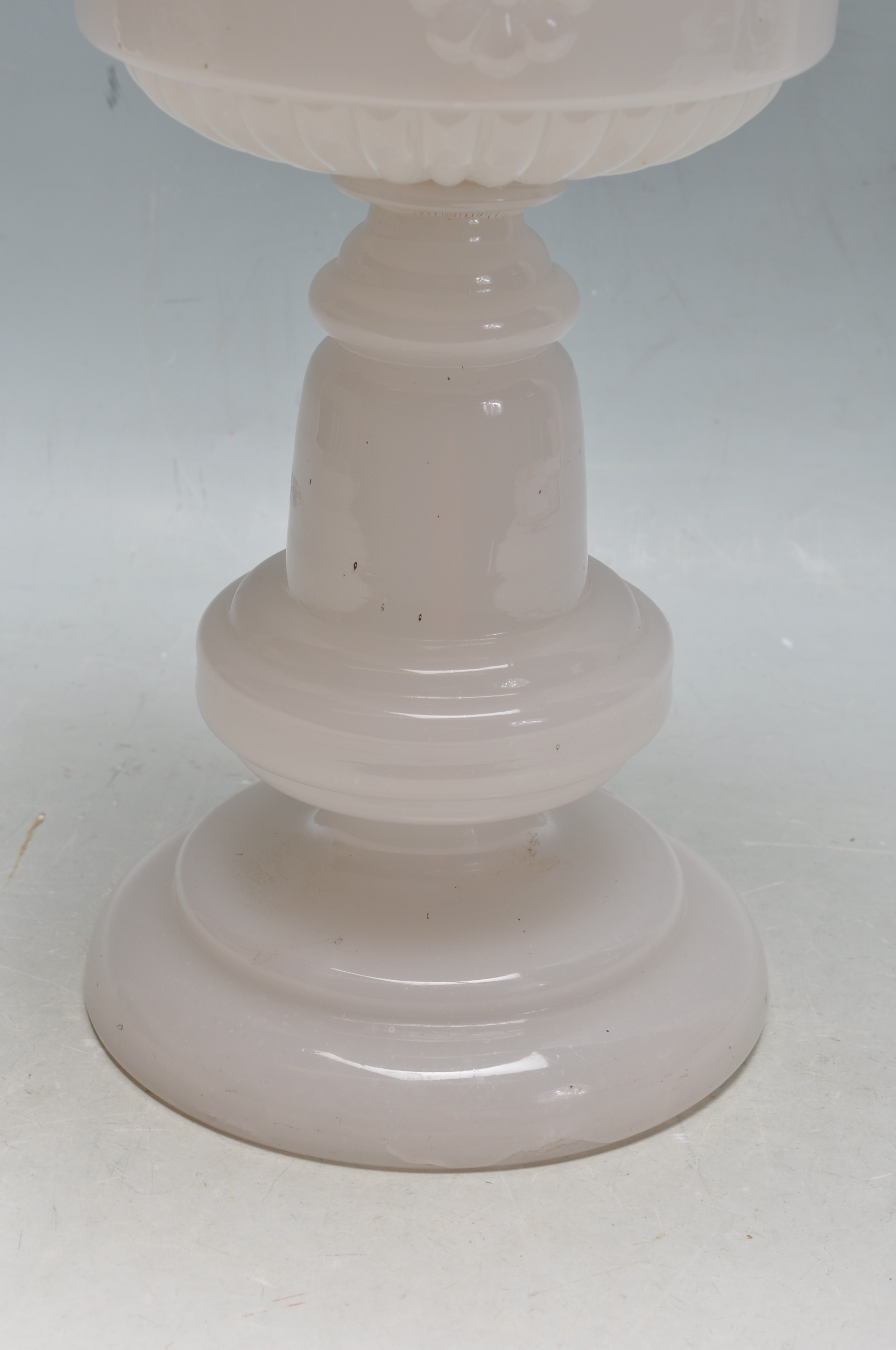 EARLY 20TH CENTURY MILK GLASS OIL LAMP AND SHADE - Image 5 of 5