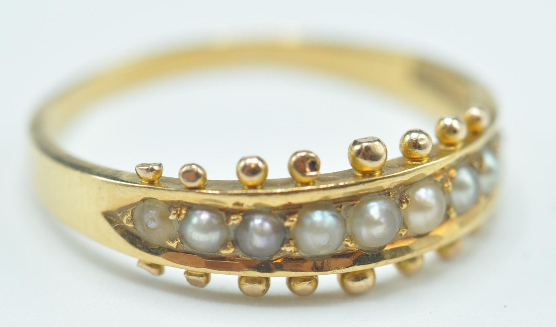 18CT GOLD AND HALF PEARL CHANNEL SET RING