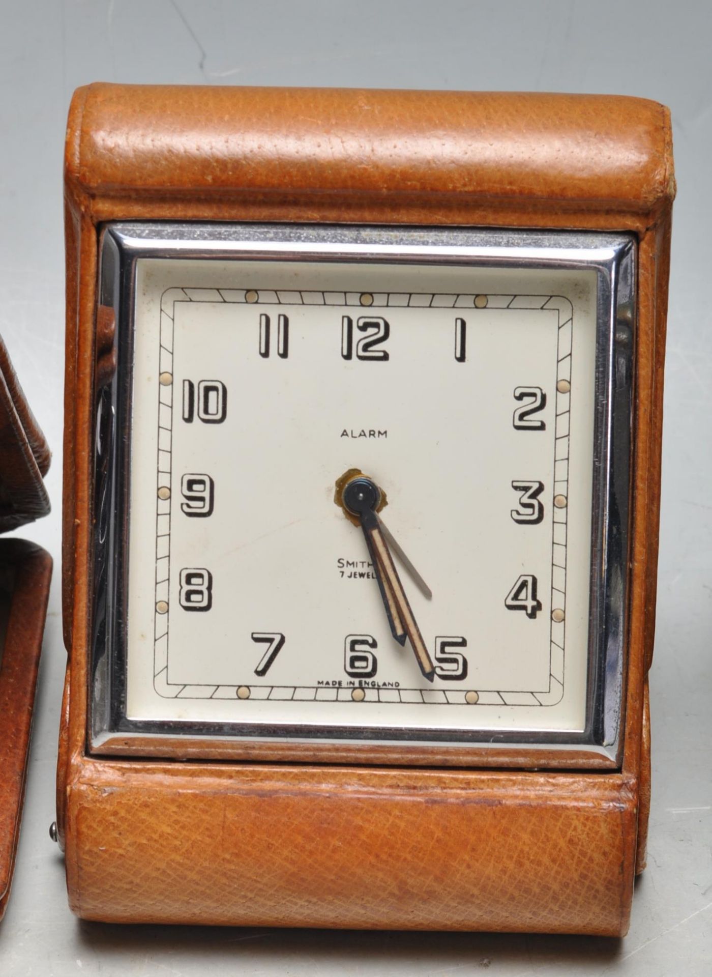 SET OF THREE VINTAGE 1950S MID 20TH CENTURY LEATHER BOUND TRAVEL CLOCK - Bild 3 aus 7