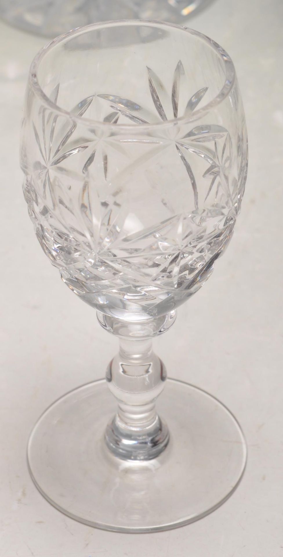 COLLECTION OF LATE 20TH CENTURY HAND CUT CONMTINENTAL WEBB LEAD CRYSTAL - Bild 6 aus 9