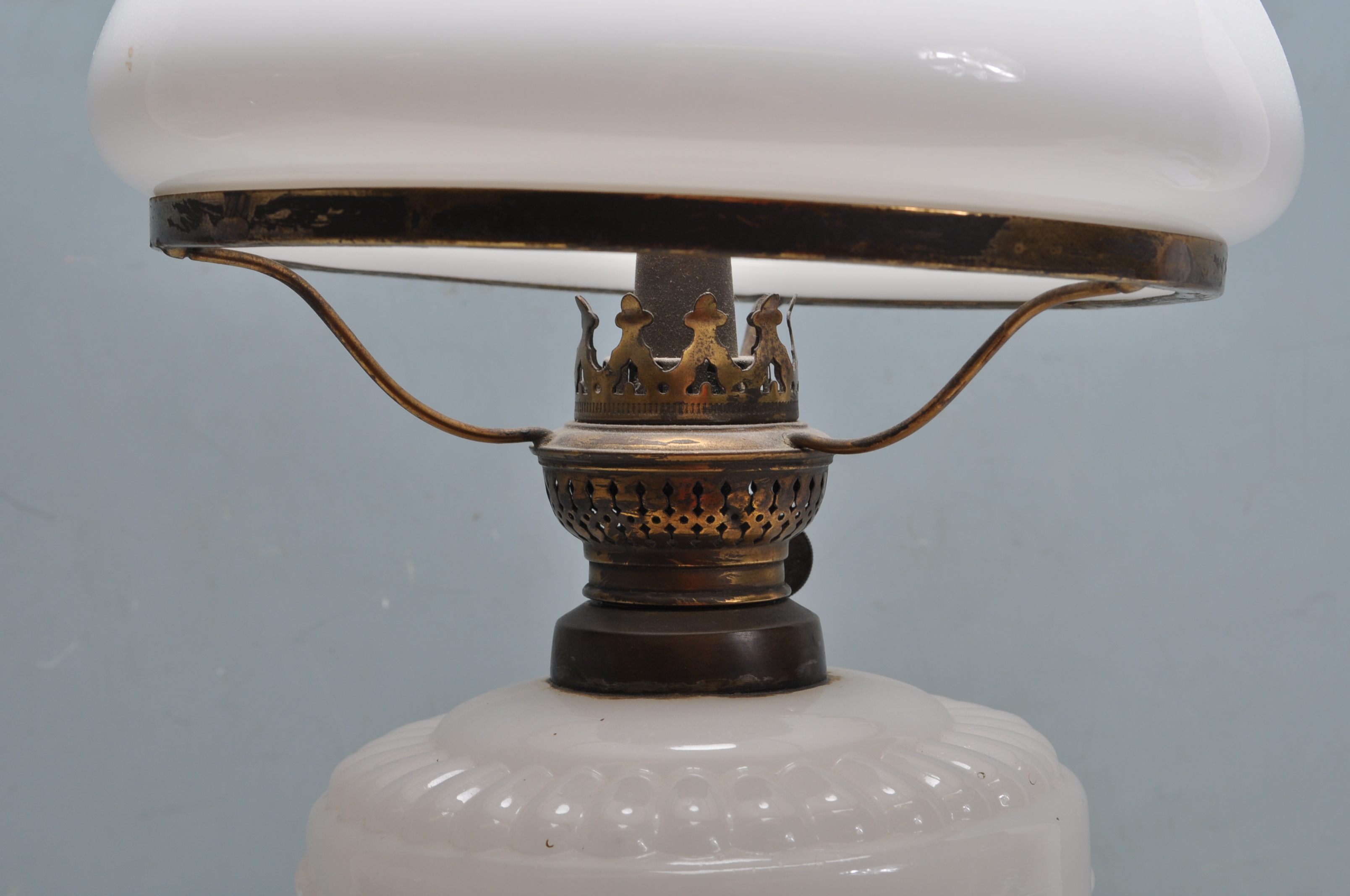 EARLY 20TH CENTURY MILK GLASS OIL LAMP AND SHADE - Image 3 of 5