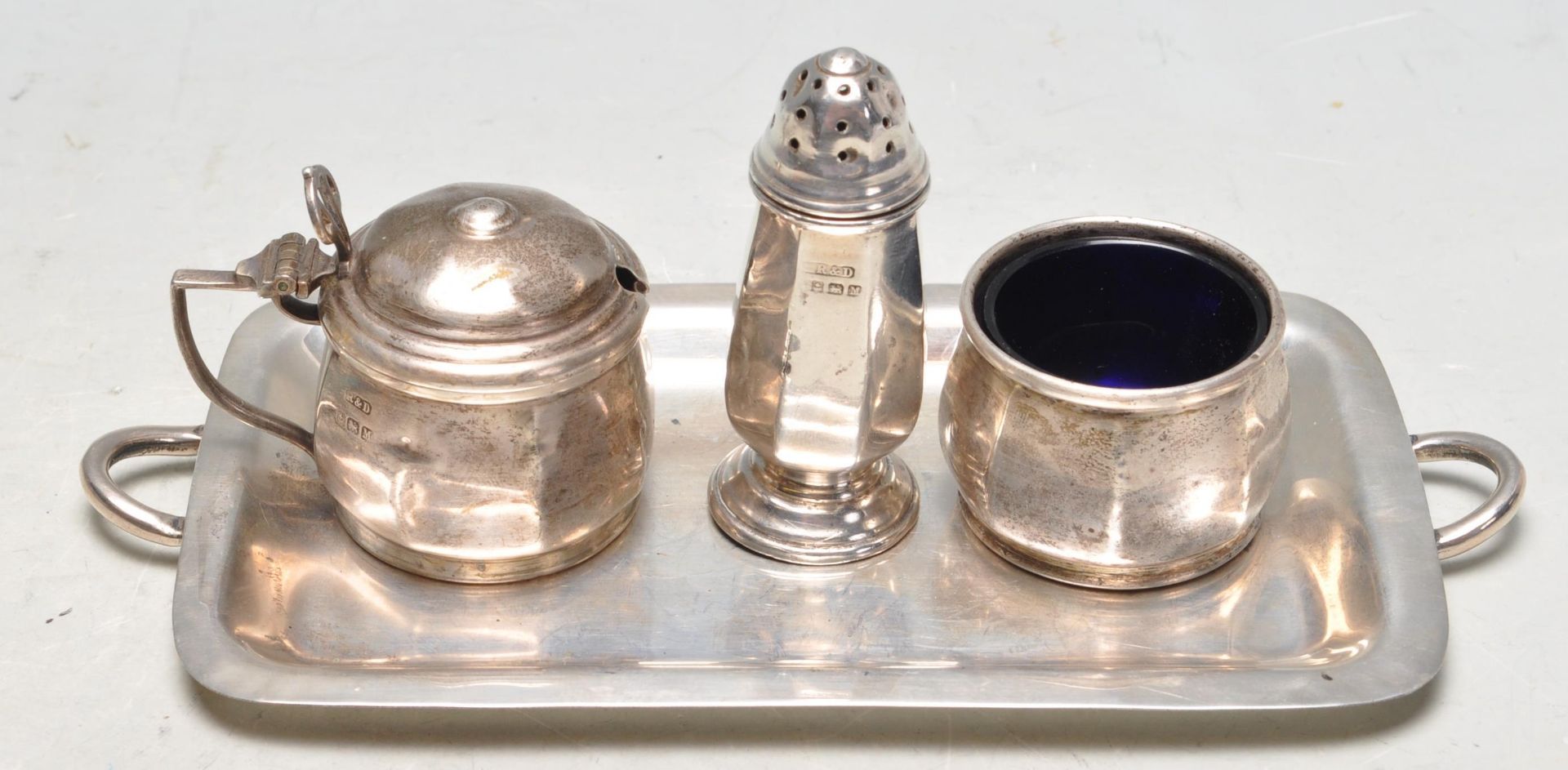 1930'S ROBERTS & DORE SILVER CRUET SET