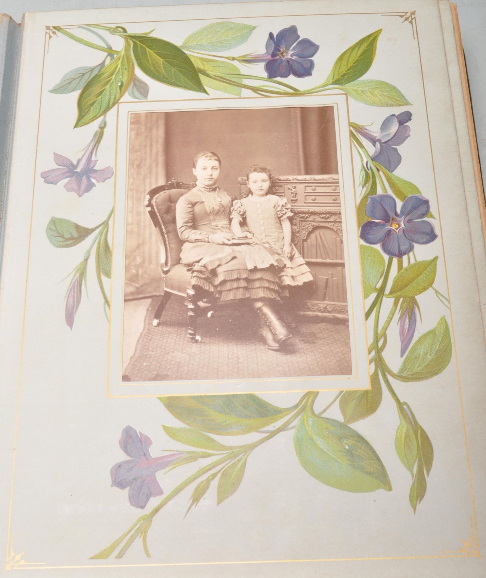 EARLY 20TH CENTURY BLACK AND WHITE FAMILY PHOTO ALBUM - Bild 8 aus 16