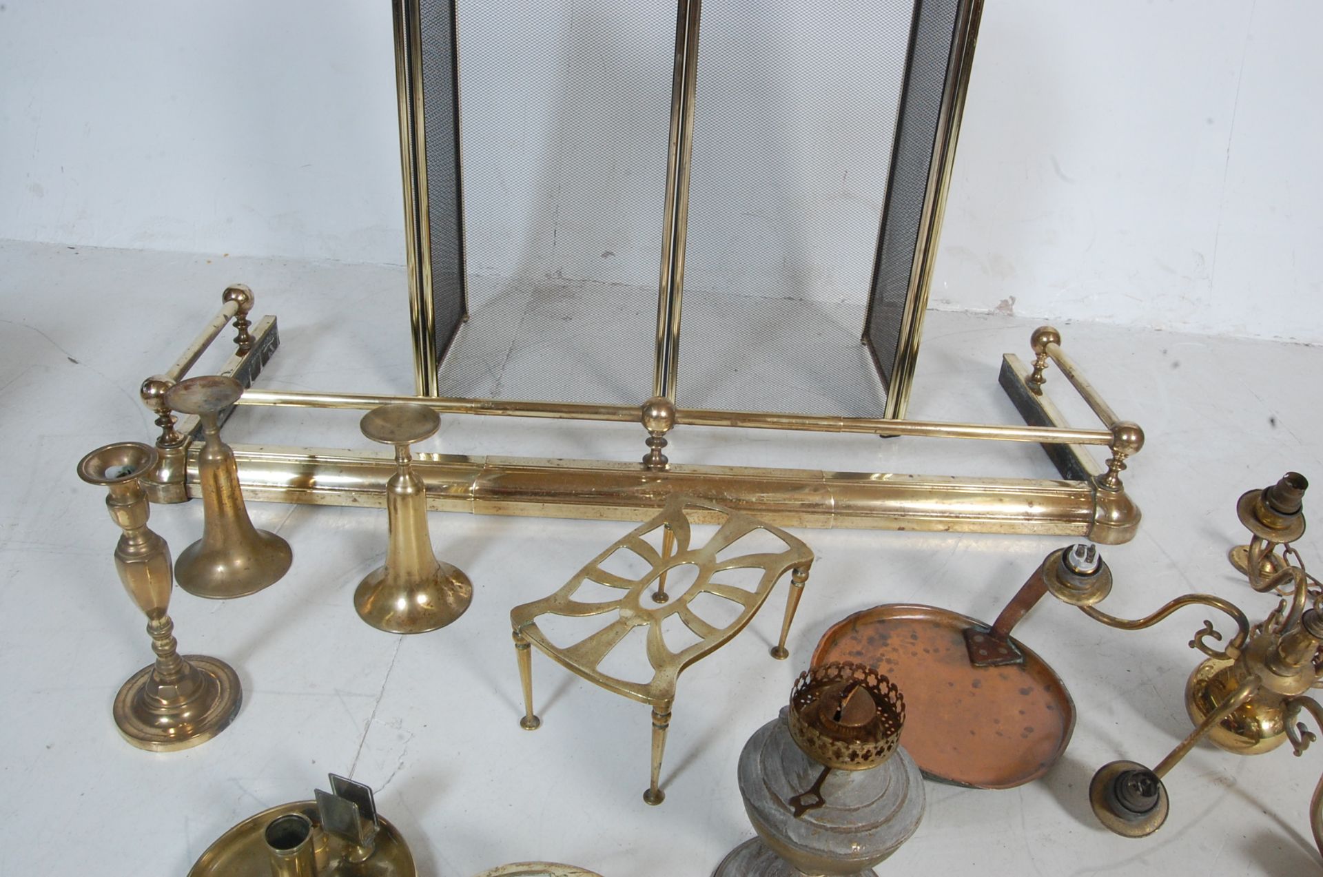 LARGE QUANTITY OF BRASSWARE - Image 8 of 8