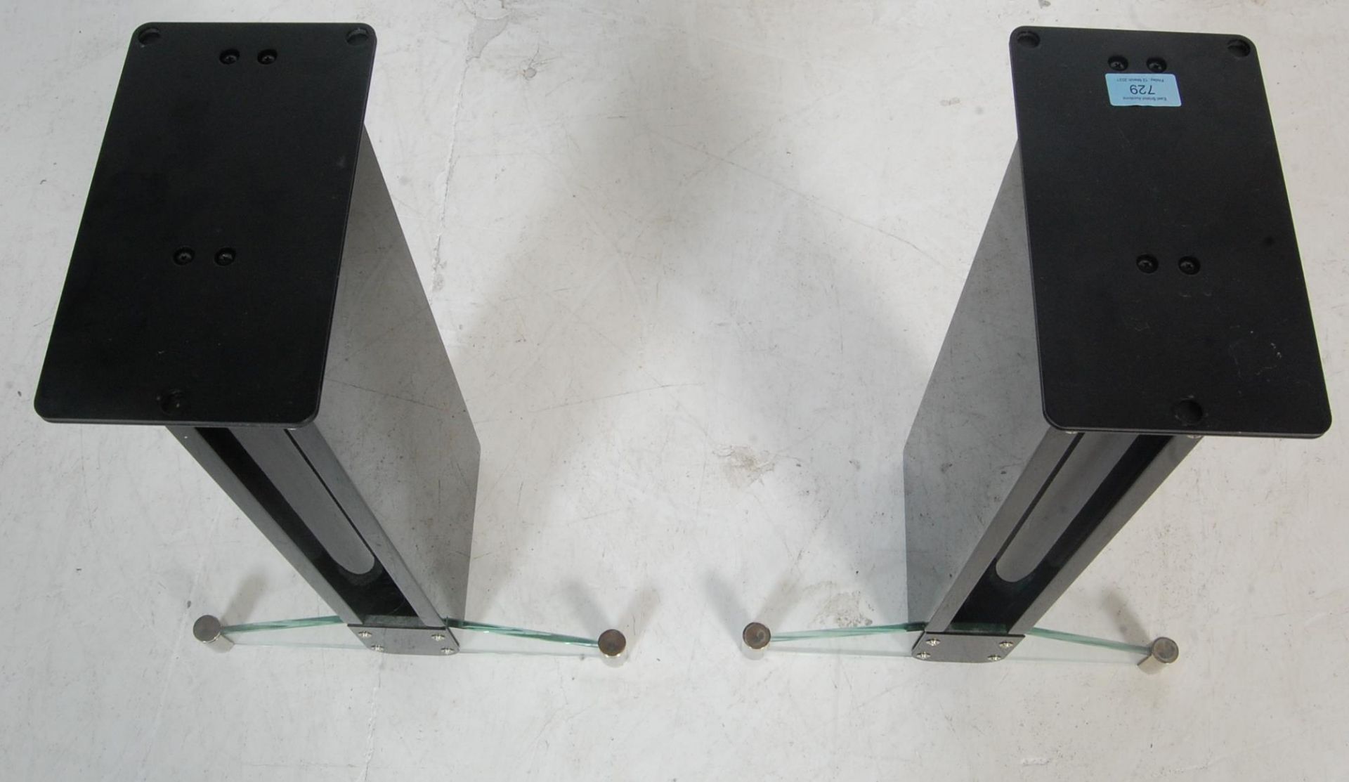 TWO CONTEMPORARY QACUSTIC SPEAKERS STANDS - Bild 3 aus 5