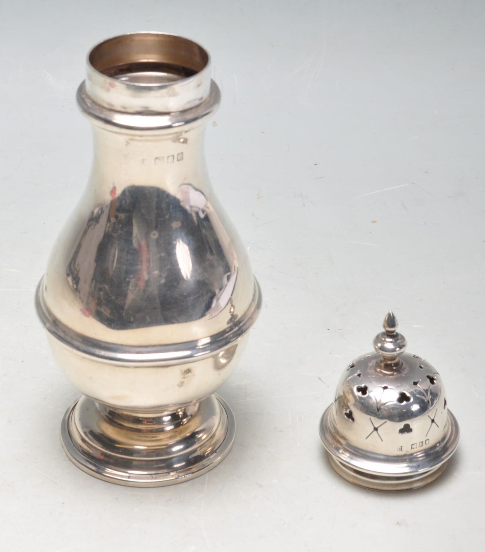 ANTIQUE CHARLES EDWARDS SILVER SUGAR CASTER - Bild 8 aus 8