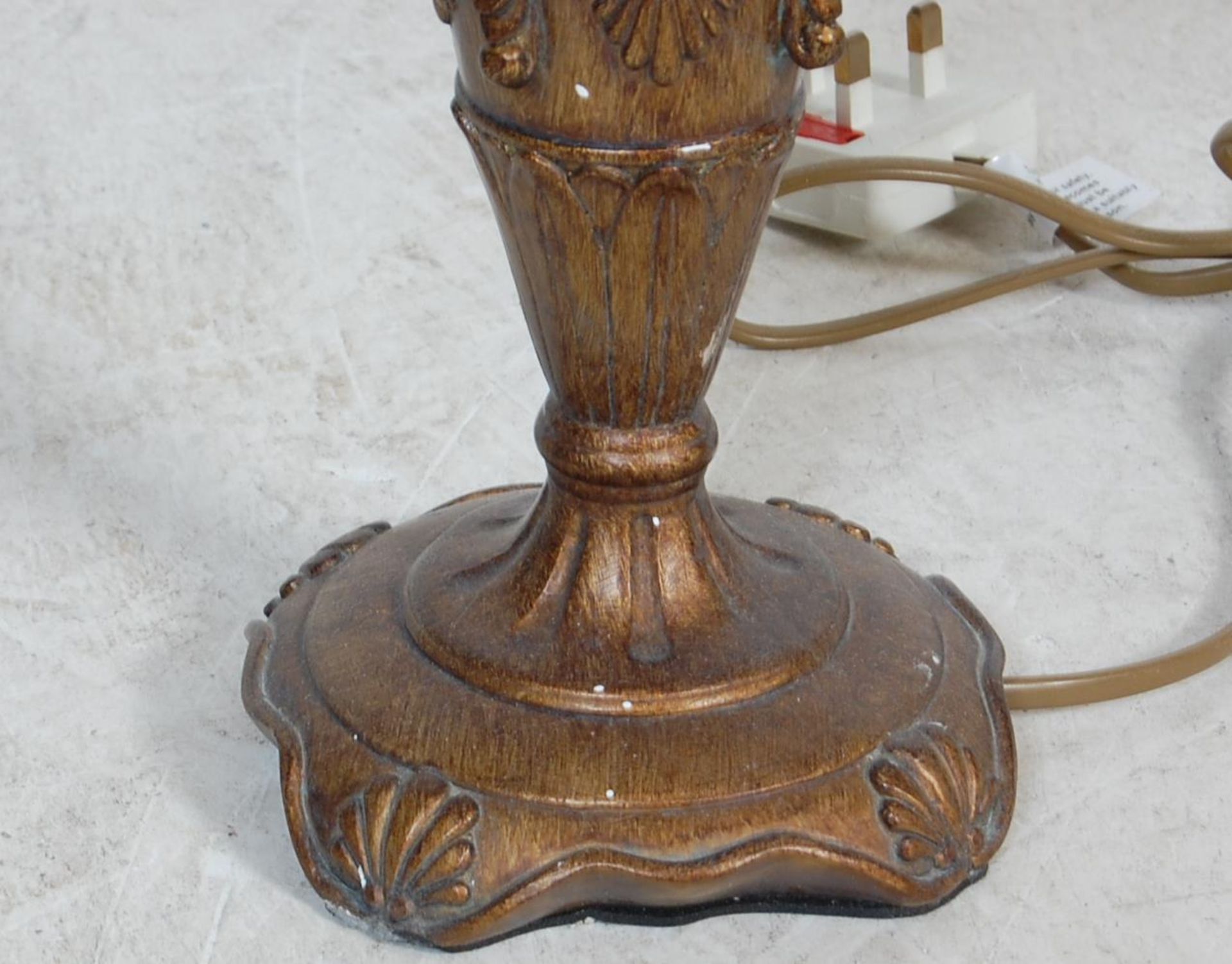 VICTORIAN CLASSICAL STYLE STANDARD LAMP AND TABLE LAMP - Bild 8 aus 9