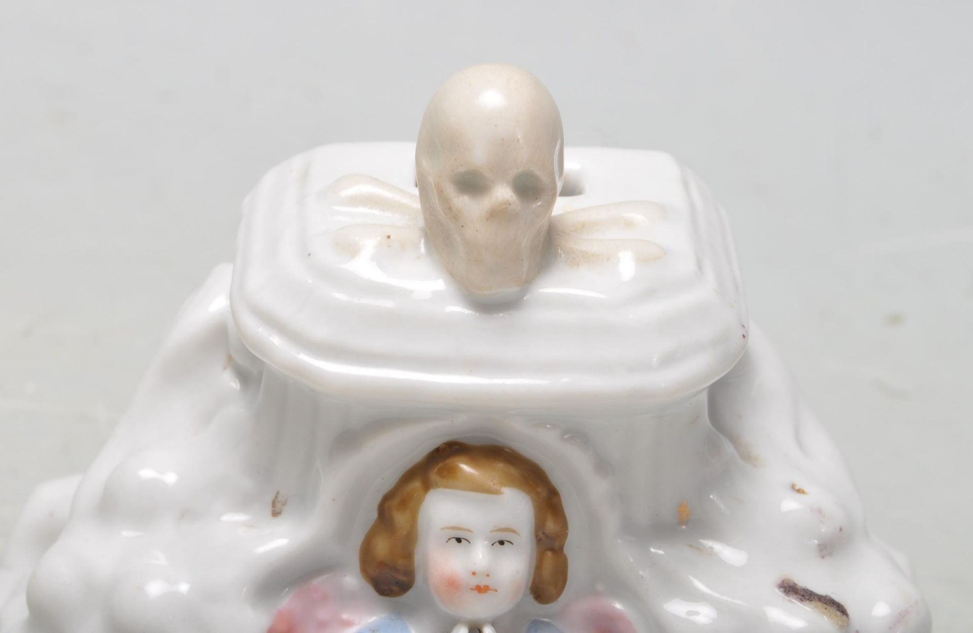 19TH CENTURY VICTORIAN CERAMIC PORCELAIN FAIRY NIGHT LIGHT - Image 3 of 7