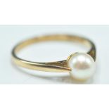 9CT GOLD AND SINGLE PEARL HALLMARKED RING