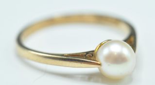 9CT GOLD AND SINGLE PEARL HALLMARKED RING