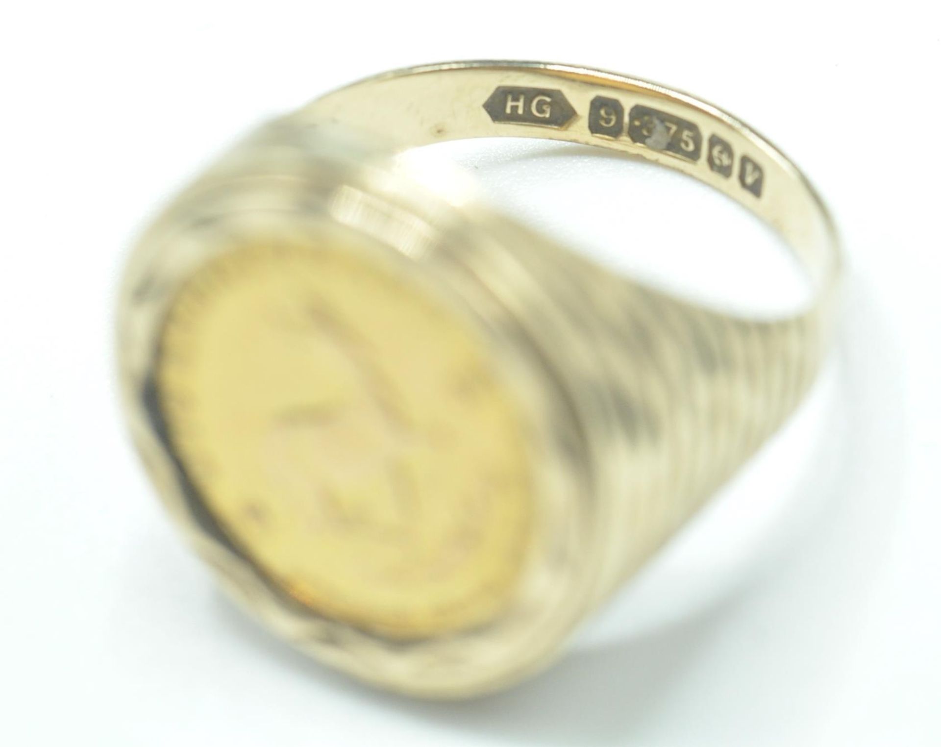 1984 SOUTH AFRICAN 1 /10 KRUGERRAND IN 9CT GOLD RING - Image 7 of 7