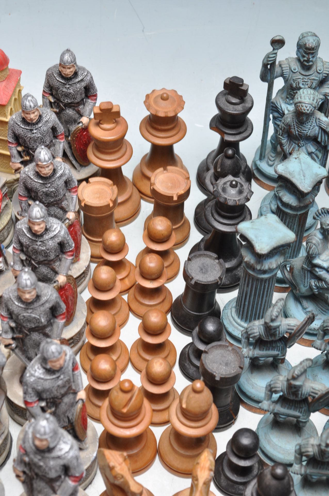 TEN SETS OF VINTAGE 20TH CENTURY CHESS PIECES - Bild 7 aus 18