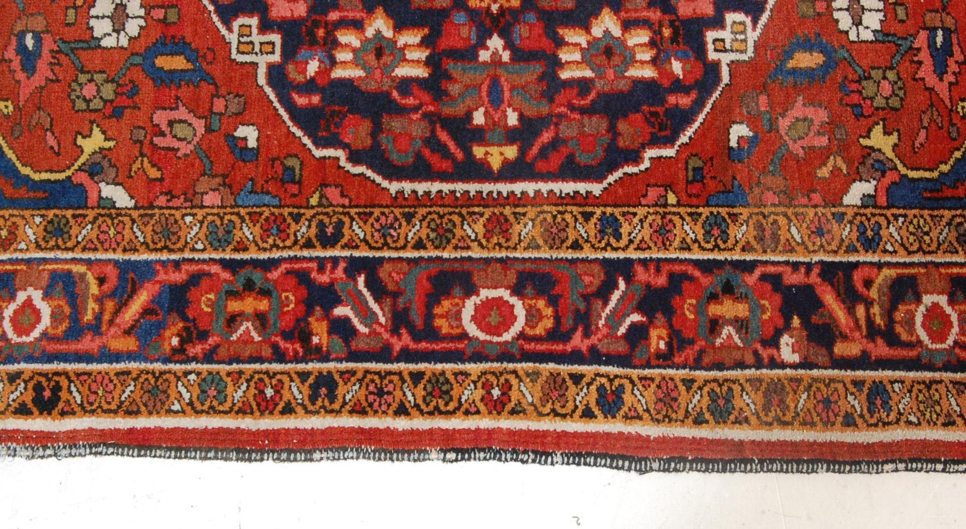 20TH CENTURY HAND WOVEN PERSIAN BAKHTIARI RUG - Bild 3 aus 10